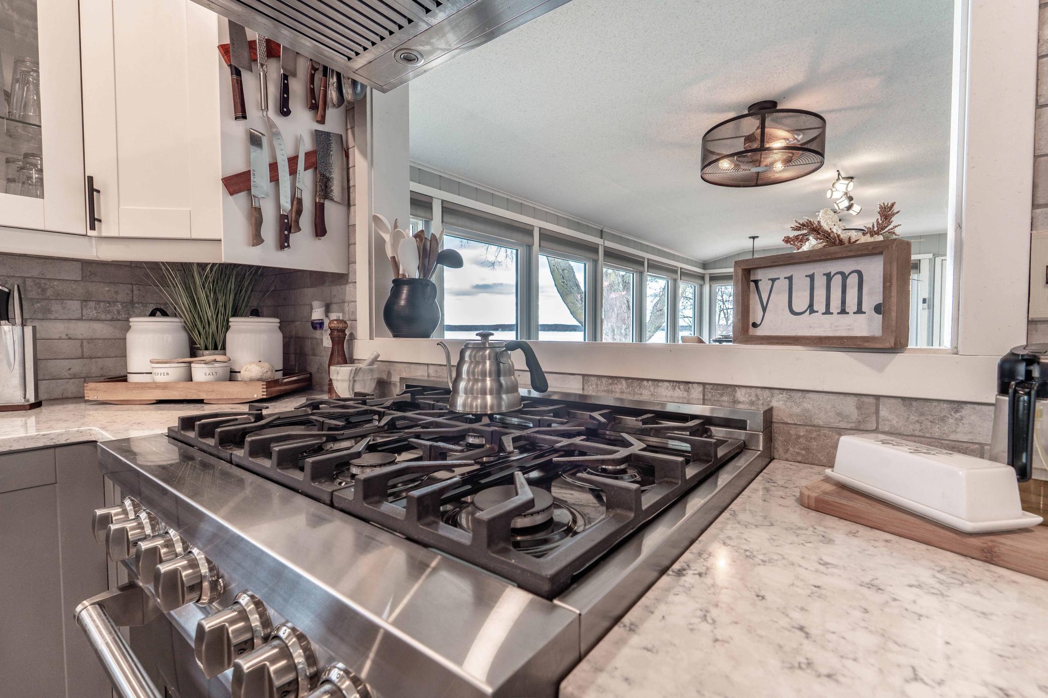 1961 single family home for sale at 736 Shorewood Drive in Detroit Lakes, MN — 4 bed, 3 bath (photo 21 of 90)