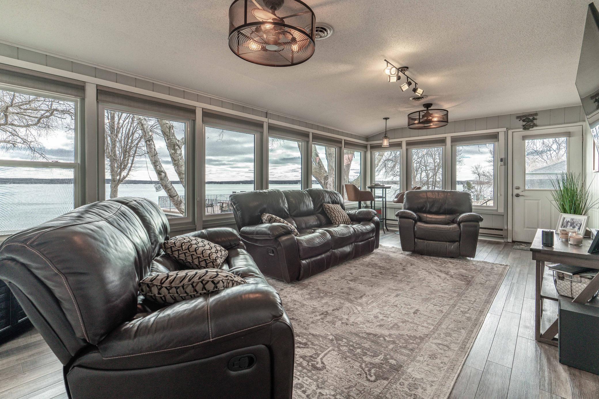 1961 single family home for sale at 736 Shorewood Drive in Detroit Lakes, MN — 4 bed, 3 bath (photo 5 of 90)