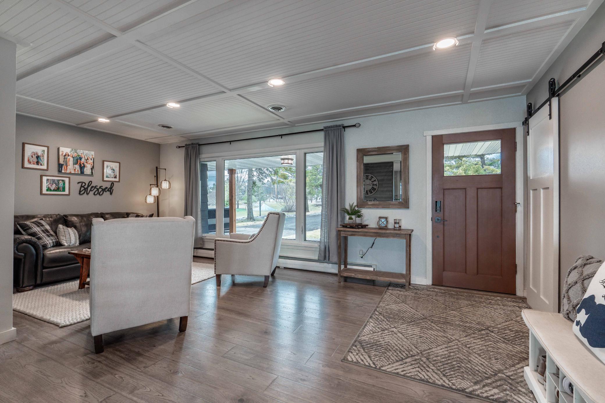 1961 single family home for sale at 736 Shorewood Drive in Detroit Lakes, MN — 4 bed, 3 bath (photo 8 of 90)