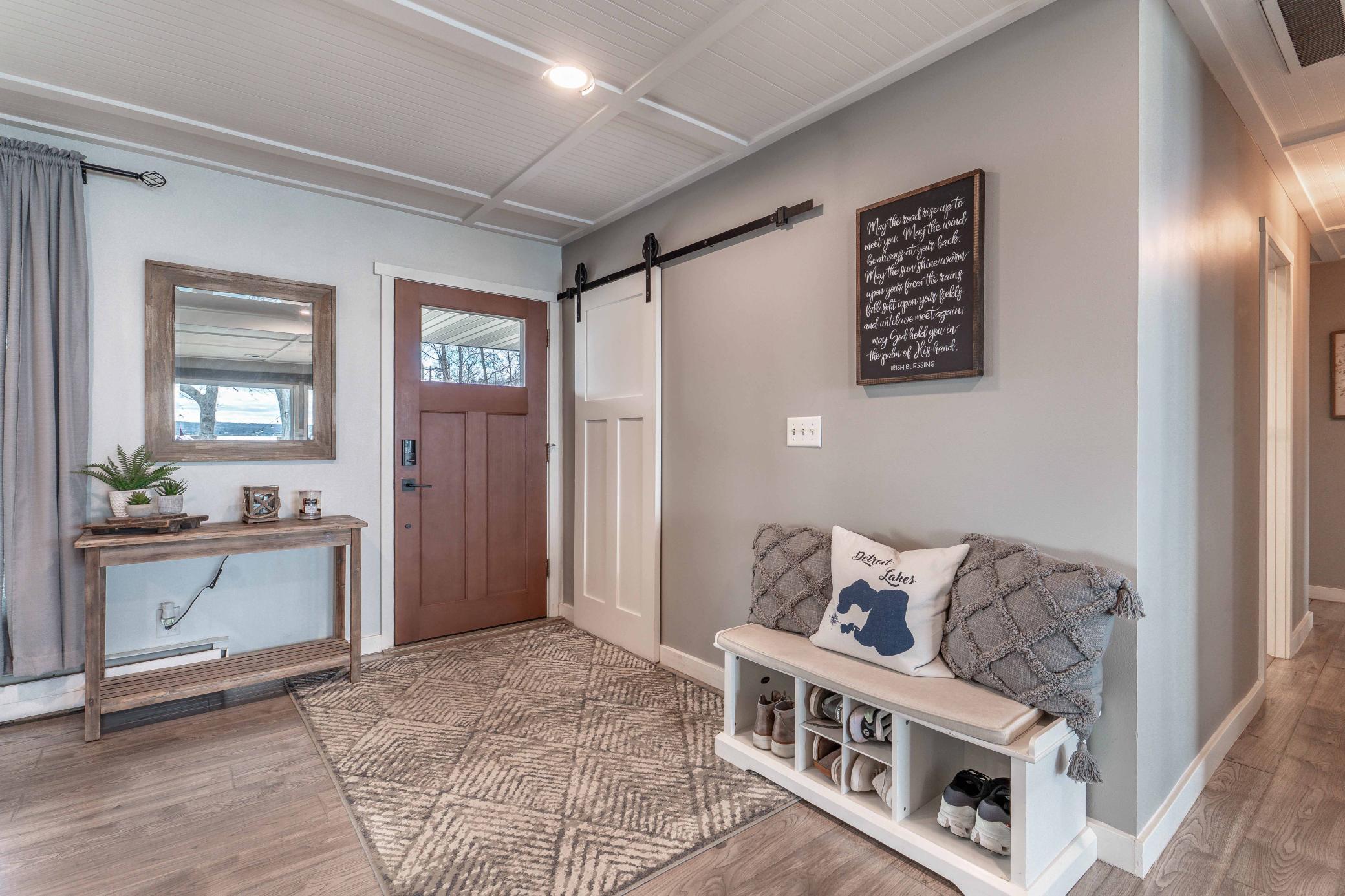 1961 single family home for sale at 736 Shorewood Drive in Detroit Lakes, MN — 4 bed, 3 bath (photo 9 of 90)