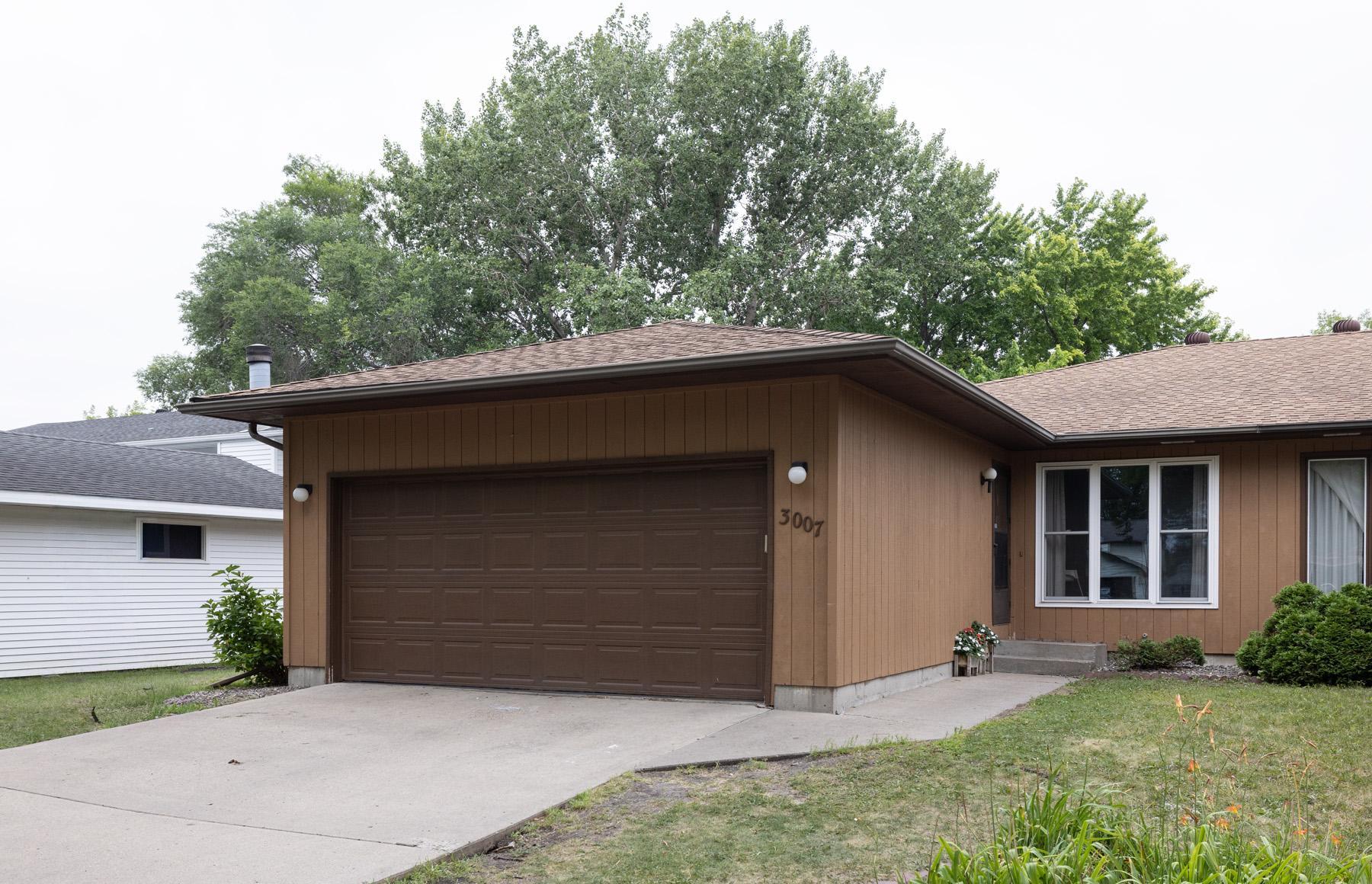 3007 18th Street S, Fargo ND 58103 - Photo 2 of 45