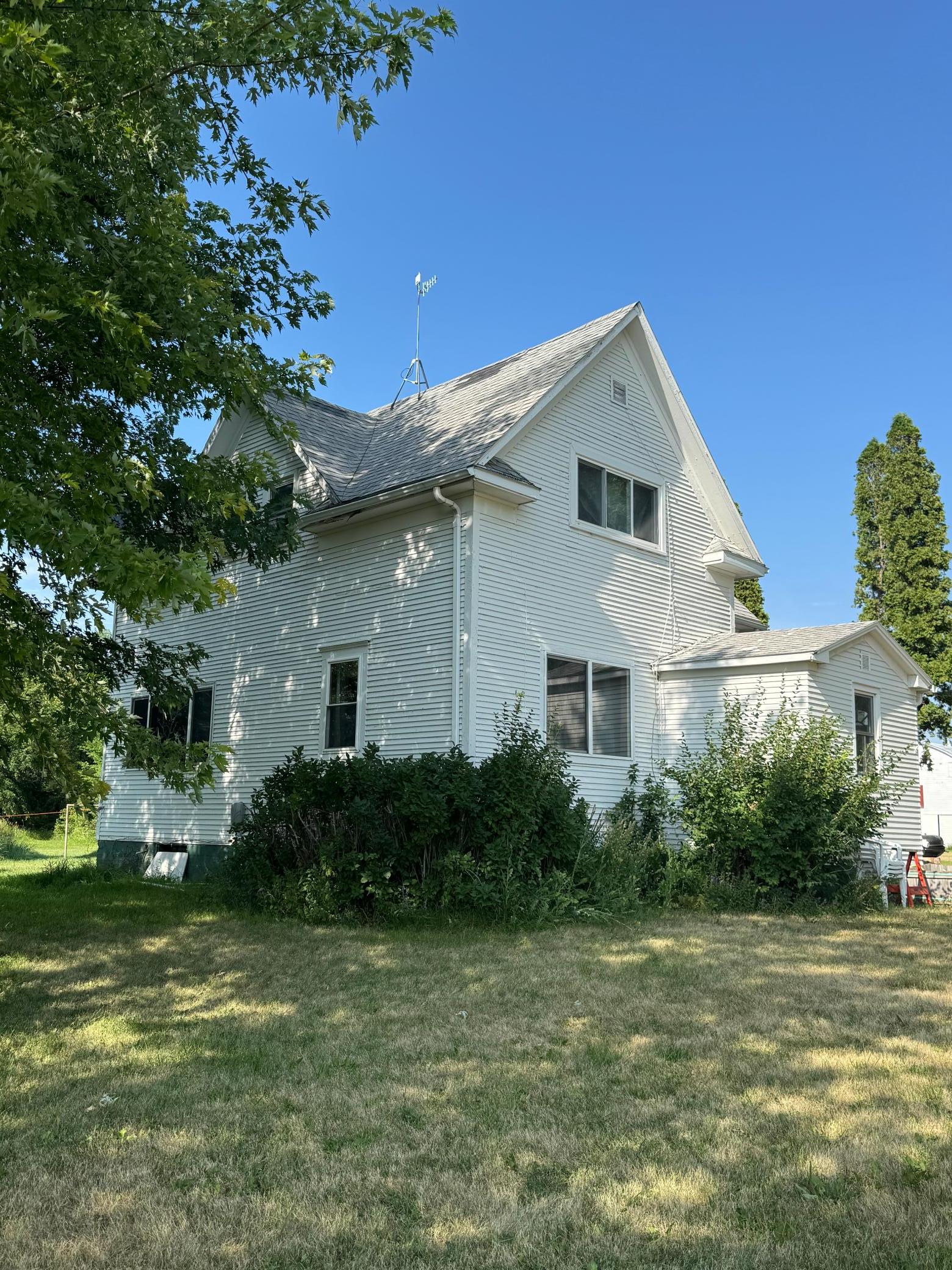 1917 single family home for sale at 1528 NE 154th ST NE in Buxton, ND — 4 bed, 1 bath (photo 4 of 31)