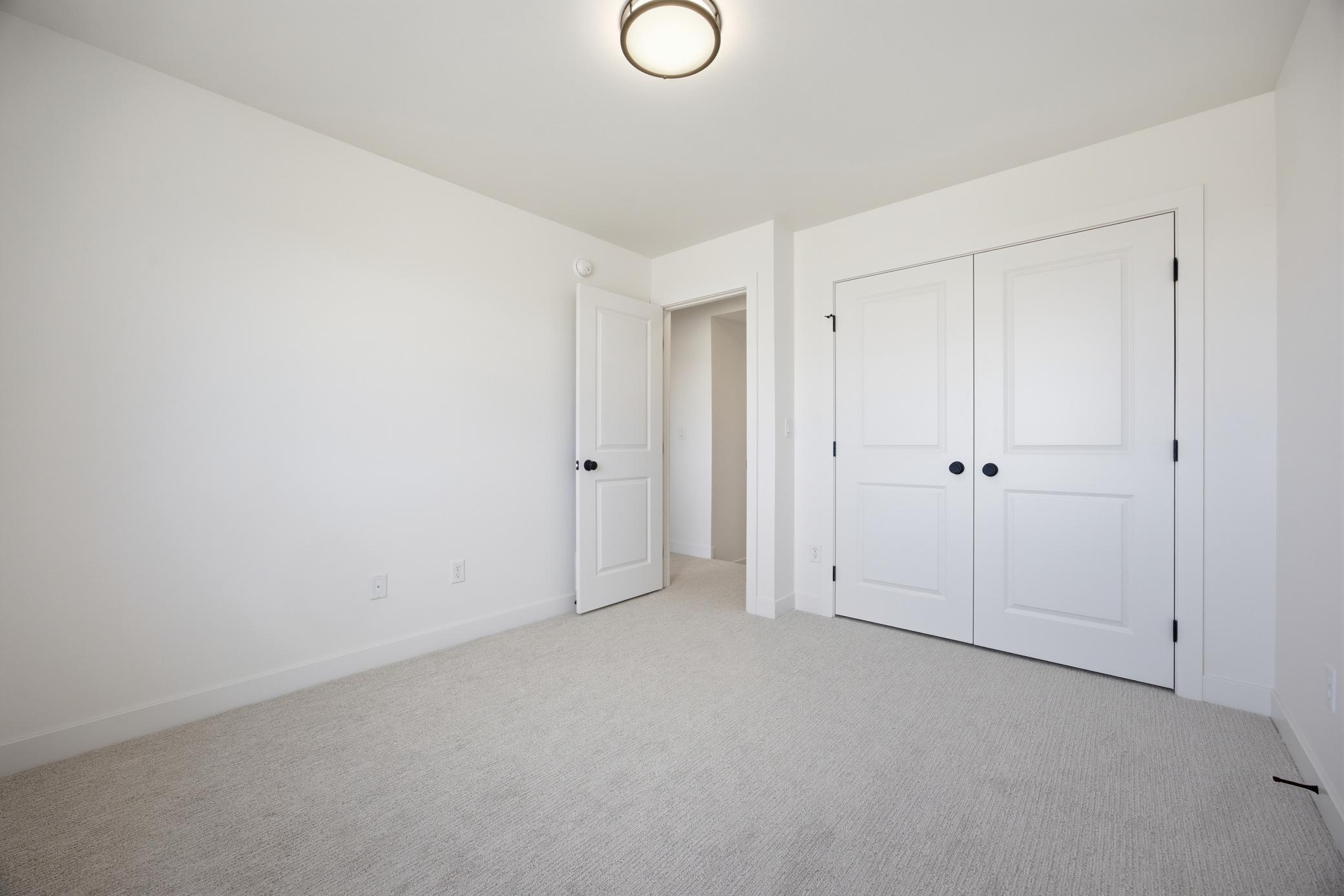 2026 single family home for sale at 4878 Hampton Circle S in Moorhead, MN — 3 bed, 3 bath (photo 20 of 25)