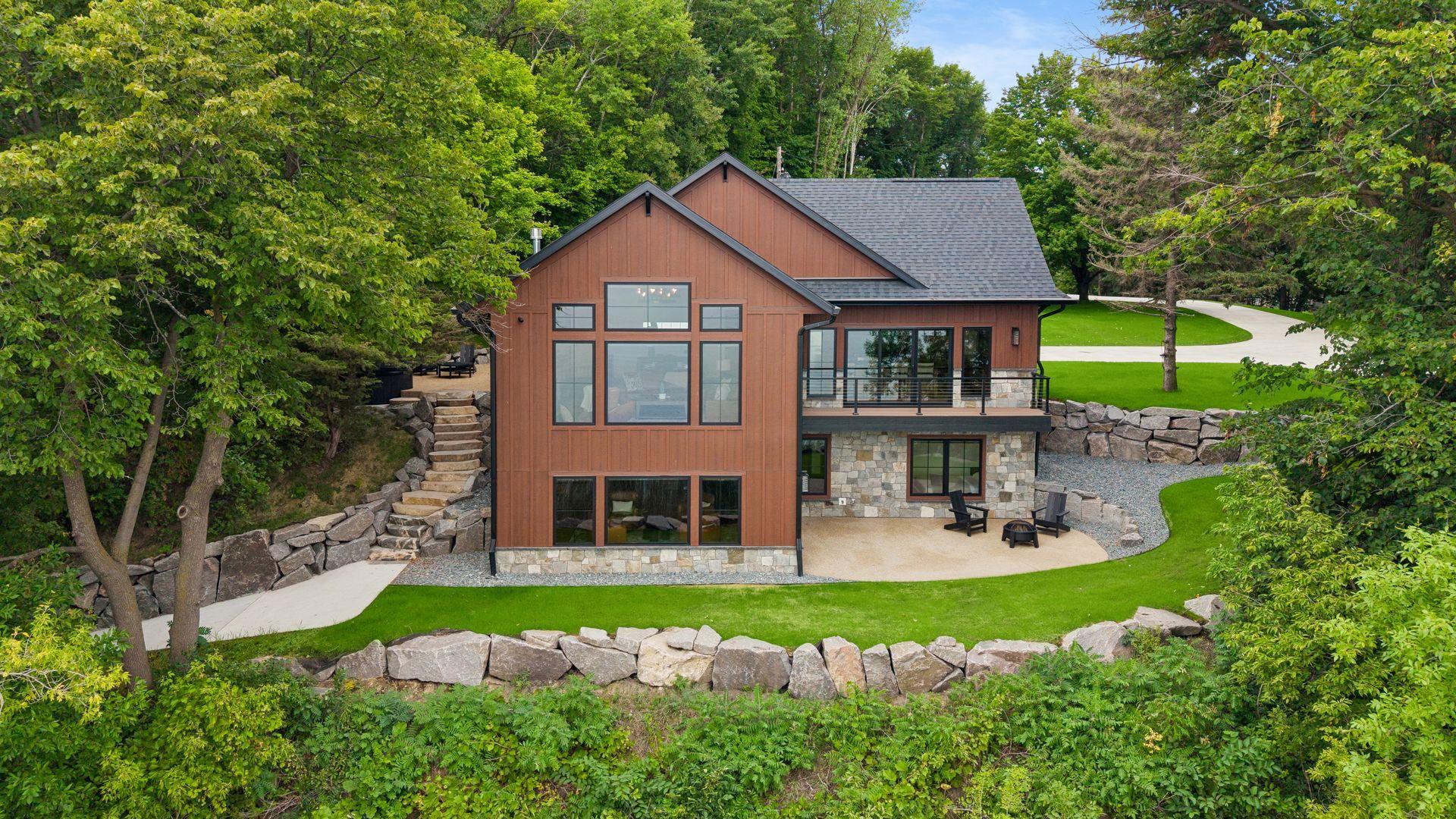 2025 single family home for sale at 4811 Wharry Heights Road SW in Alexandria, MN — 4 bed, 5 bath (photo 5 of 59)