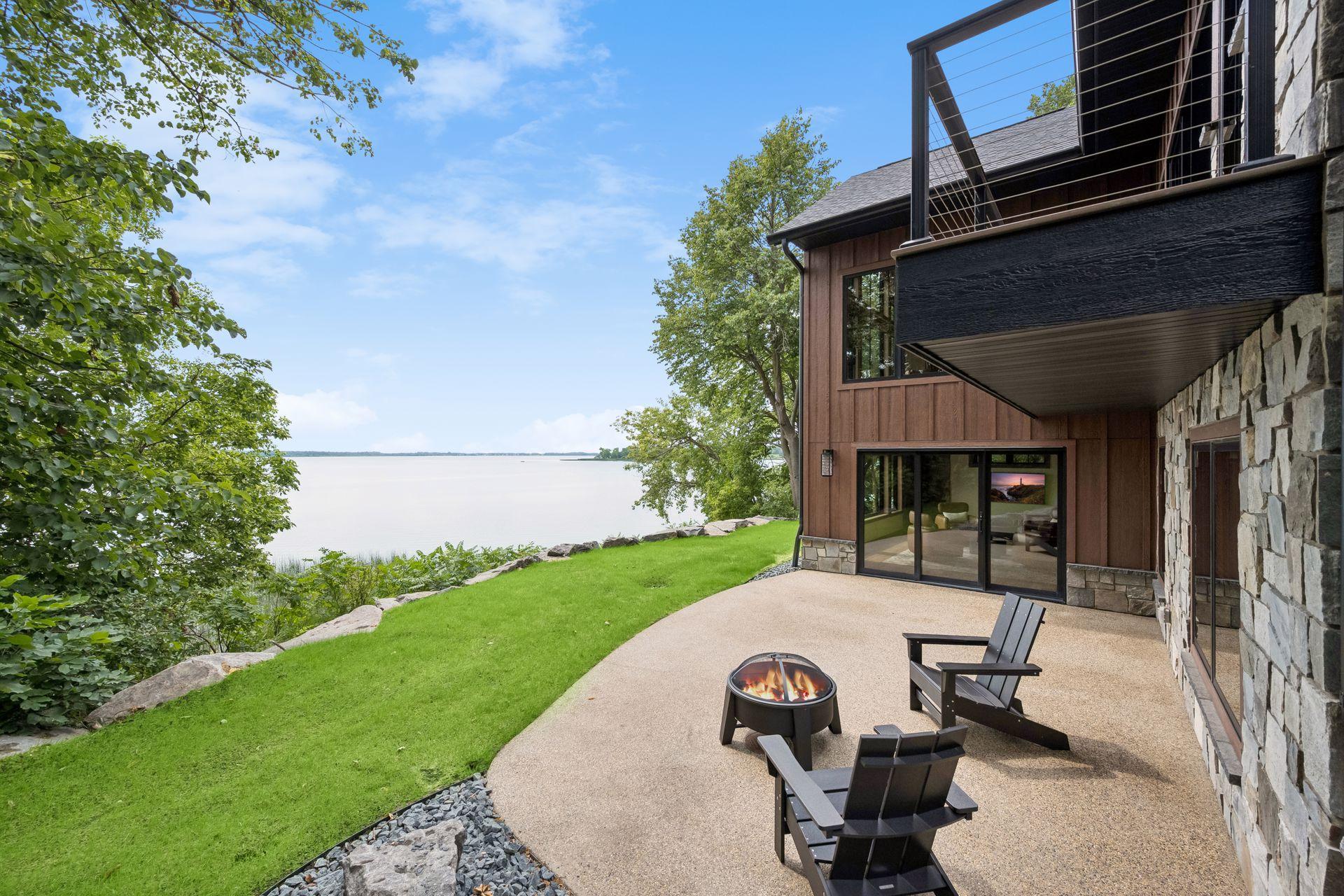 2025 single family home for sale at 4811 Wharry Heights Road SW in Alexandria, MN — 4 bed, 5 bath (photo 7 of 59)