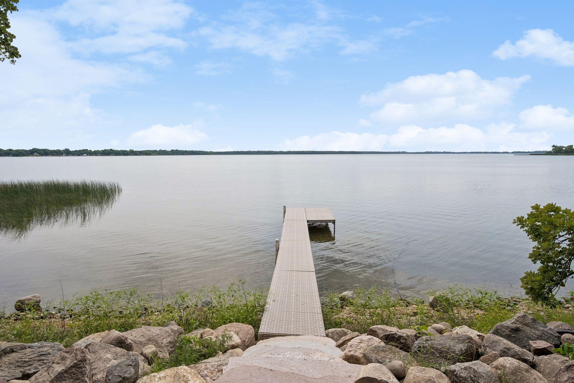 2025 single family home for sale at 4811 Wharry Heights Road SW in Alexandria, MN — 4 bed, 5 bath (photo 9 of 59)