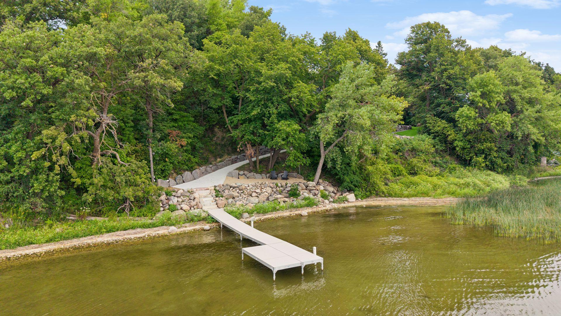 2025 single family home for sale at 4811 Wharry Heights Road SW in Alexandria, MN — 4 bed, 5 bath (photo 10 of 59)