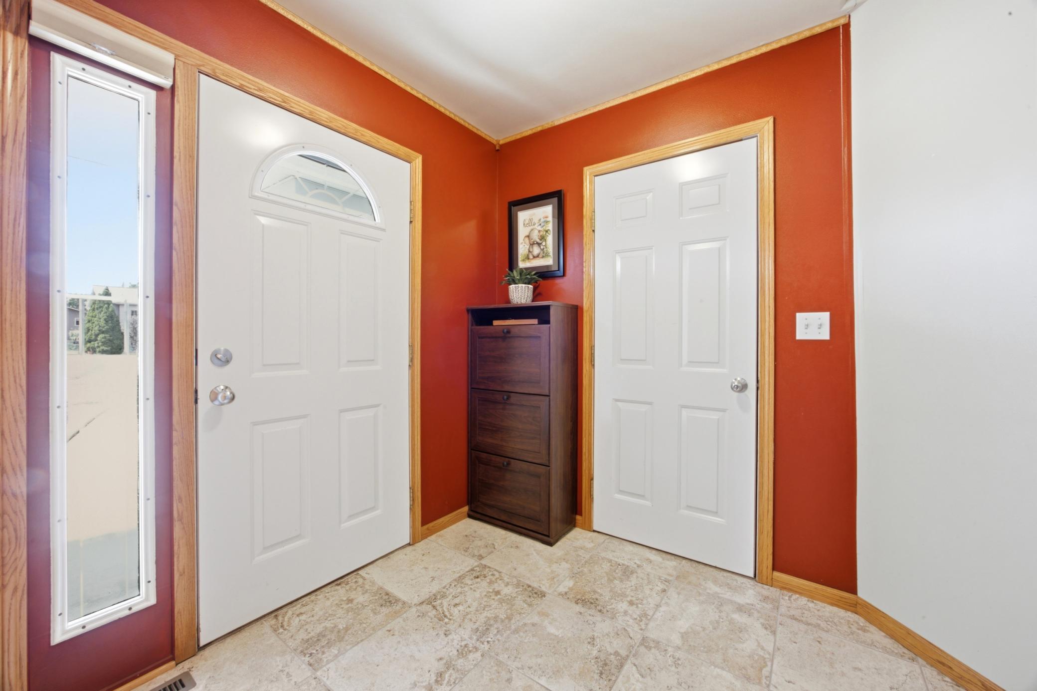 1206 18th Street N, Moorhead MN 56560 - Photo 4 of 28