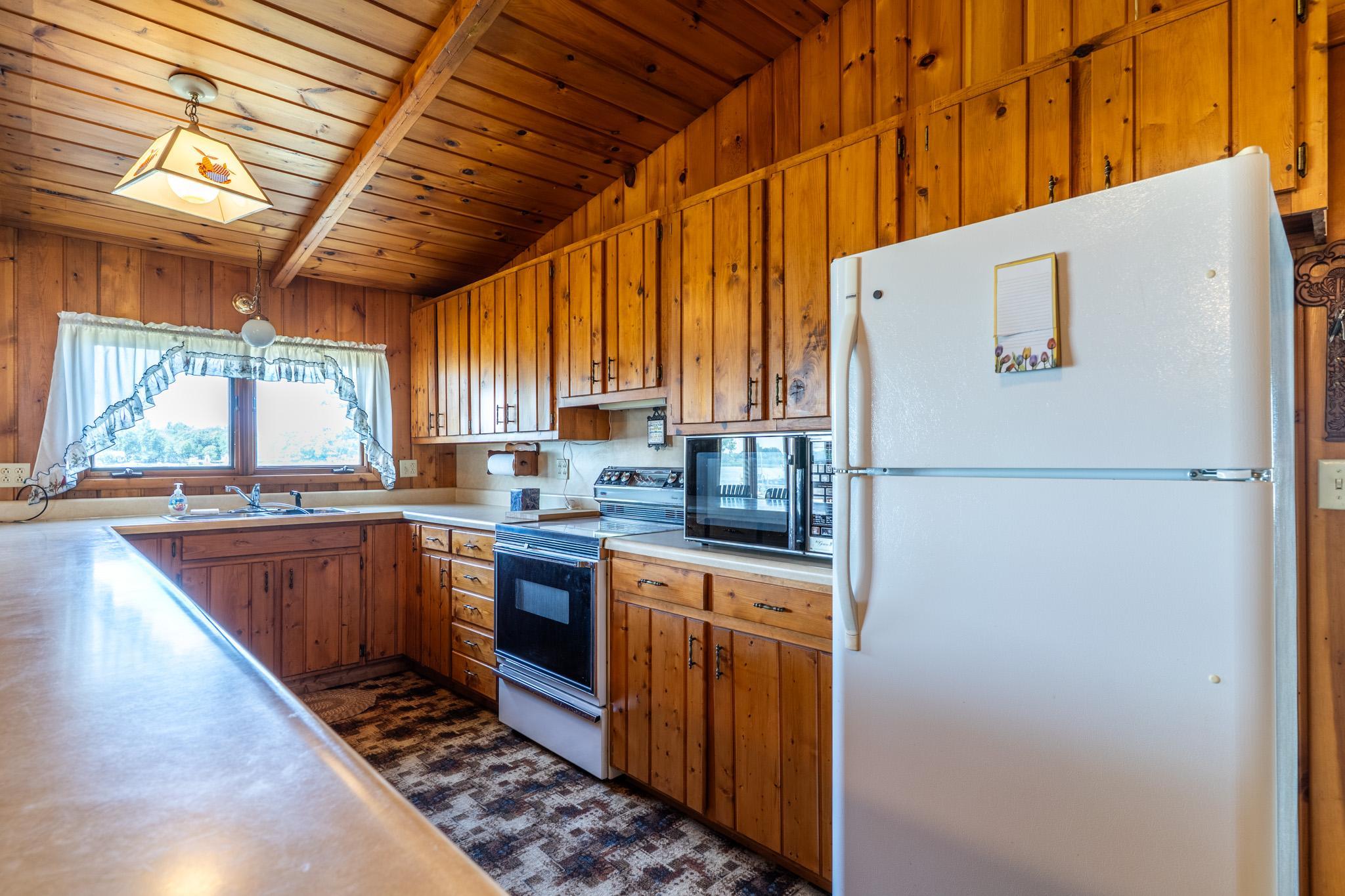1950 single family home for sale at 11842 Lake Street SE in Mentor, MN — 2 bed, 1 bath (photo 7 of 26)