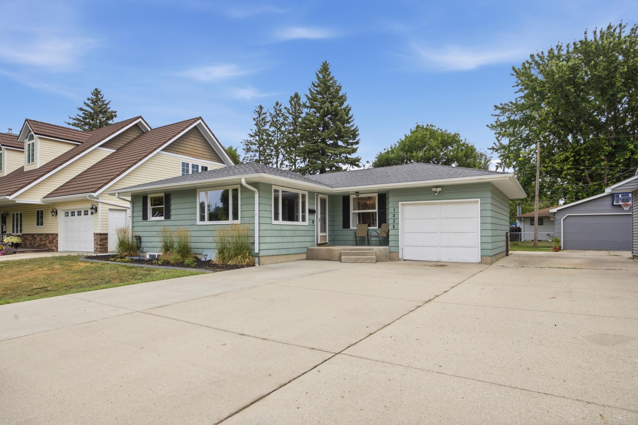 1232 15th Street N, Moorhead MN 56560 - Photo 2 of 36