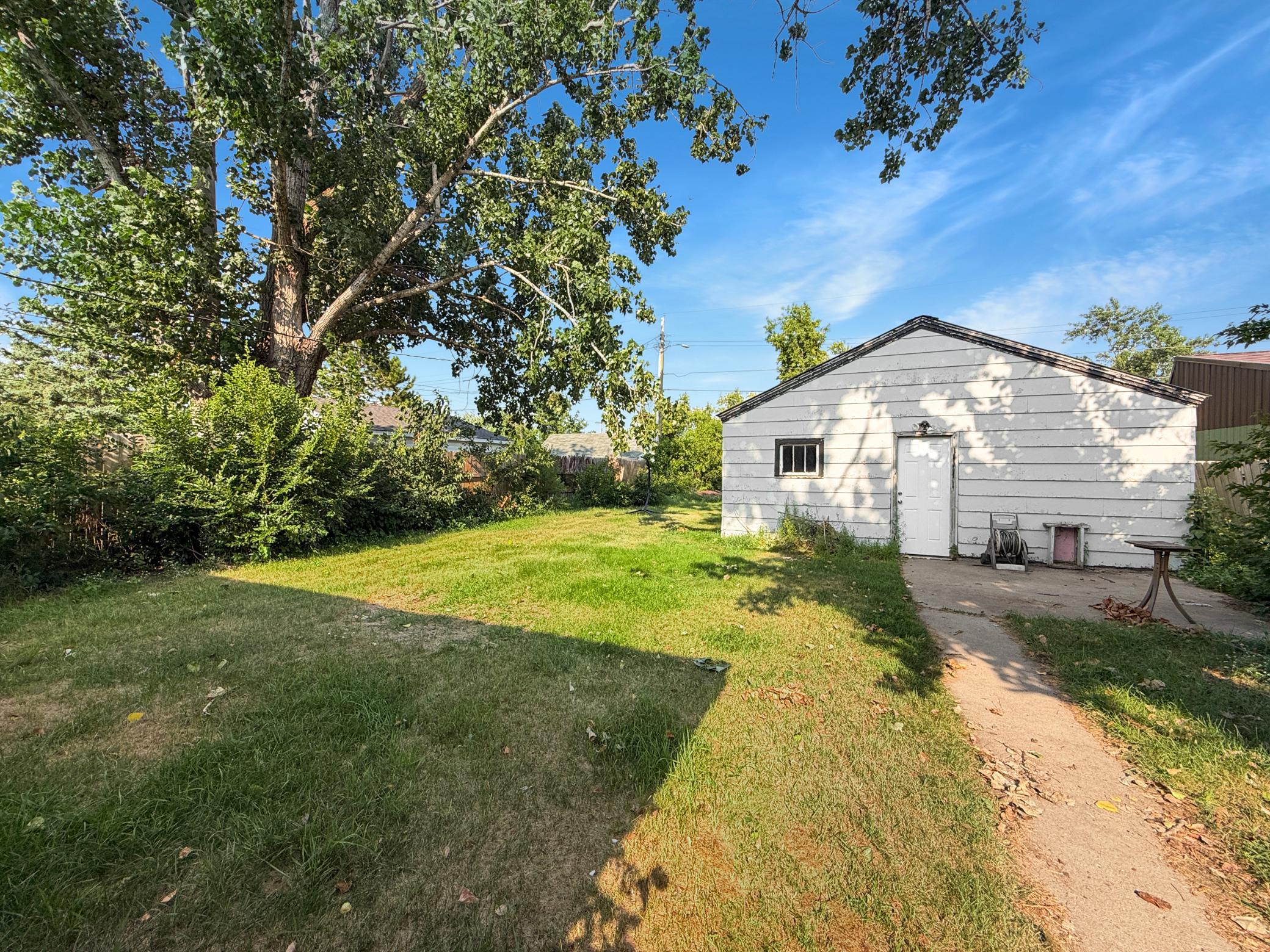 1920 single family home for sale at 604 Lincoln Avenue SE in Bemidji, MN — 3 bed, 1 bath (photo 14 of 16)