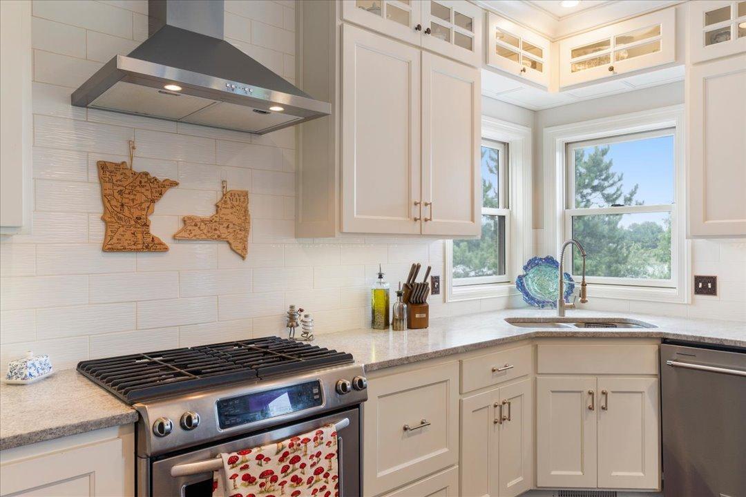 2007 single family home for sale at 14462 Grand Oaks Drive in Baxter, MN — 6 bed, 4 bath (photo 14 of 60)
