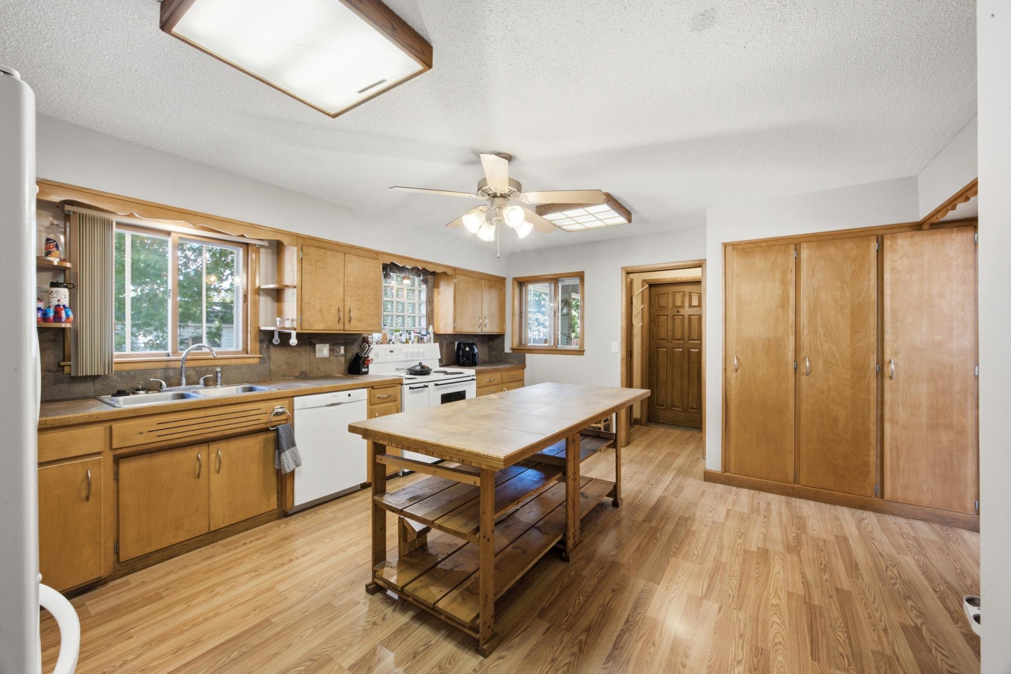 1106 5th Avenue S, Moorhead MN 56560 - Photo 7 of 27