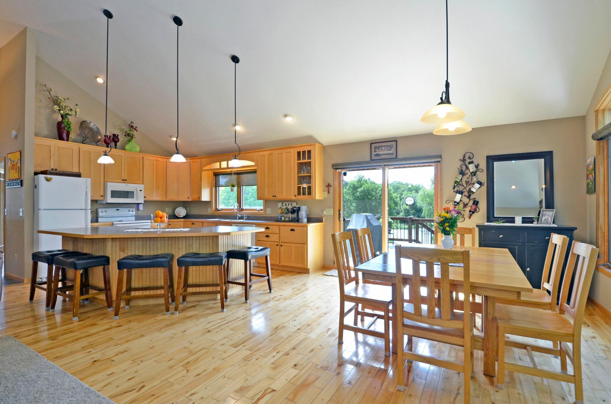 2004 single family home for sale at 42552 323rd Lane in Aitkin, MN — 4 bed, 3 bath (photo 7 of 31)