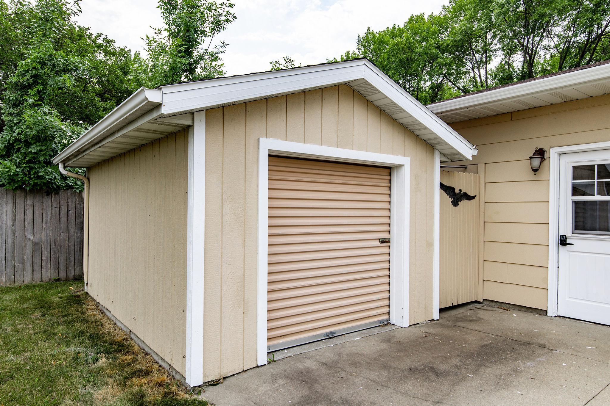 2544 Arrowhead Road S, Fargo ND 58103 - Photo 52 of 53