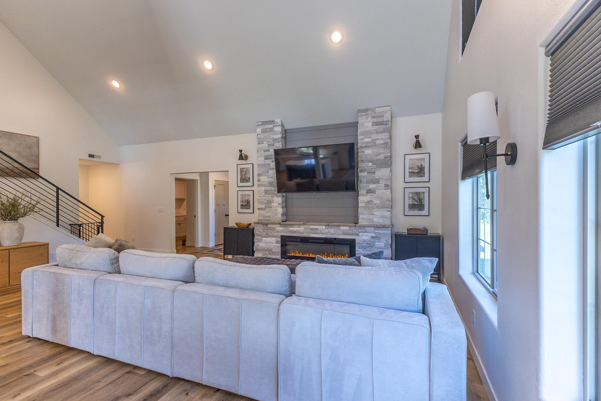 2021 single family home for sale at 7639 Emerald Pines Drive NW in Bemidji, MN — 3 bed, 2 bath (photo 15 of 94)