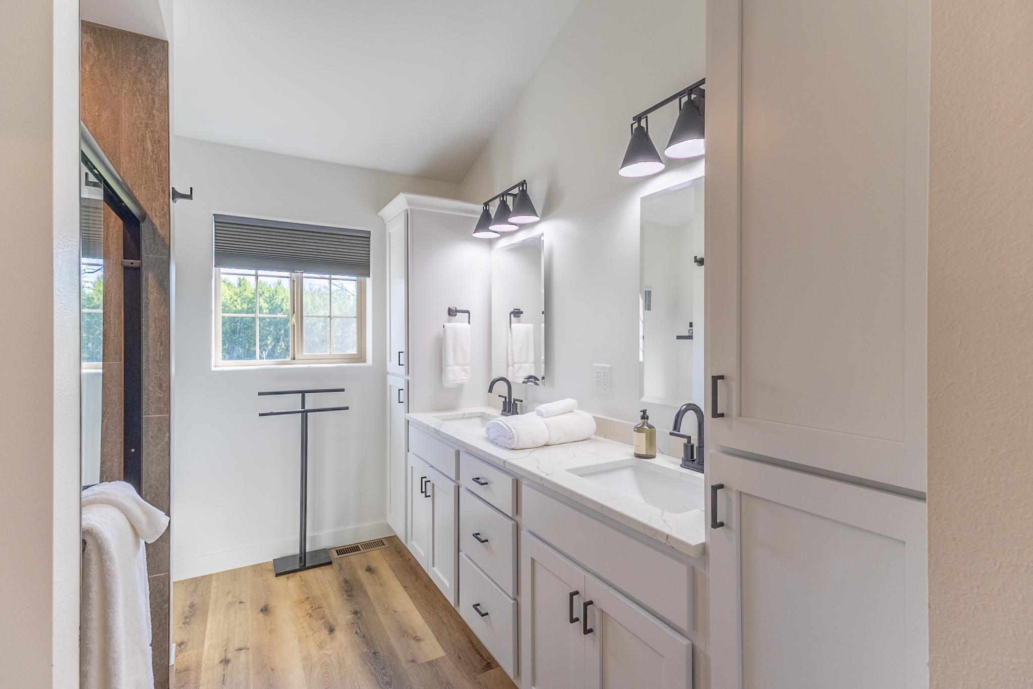 2021 single family home for sale at 7639 Emerald Pines Drive NW in Bemidji, MN — 3 bed, 2 bath (photo 52 of 94)