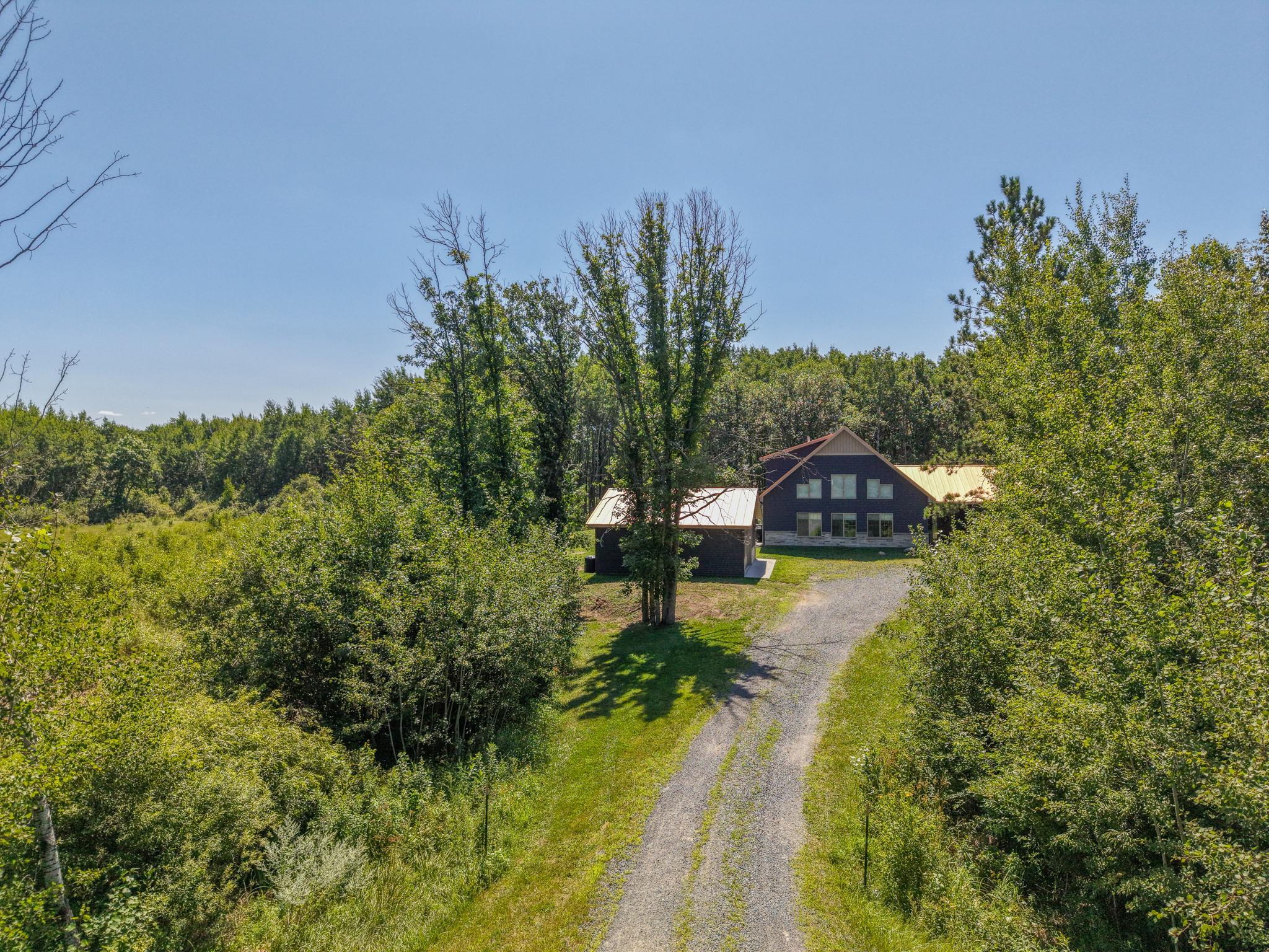 2021 single family home for sale at 7639 Emerald Pines Drive NW in Bemidji, MN — 3 bed, 2 bath (photo 3 of 95)