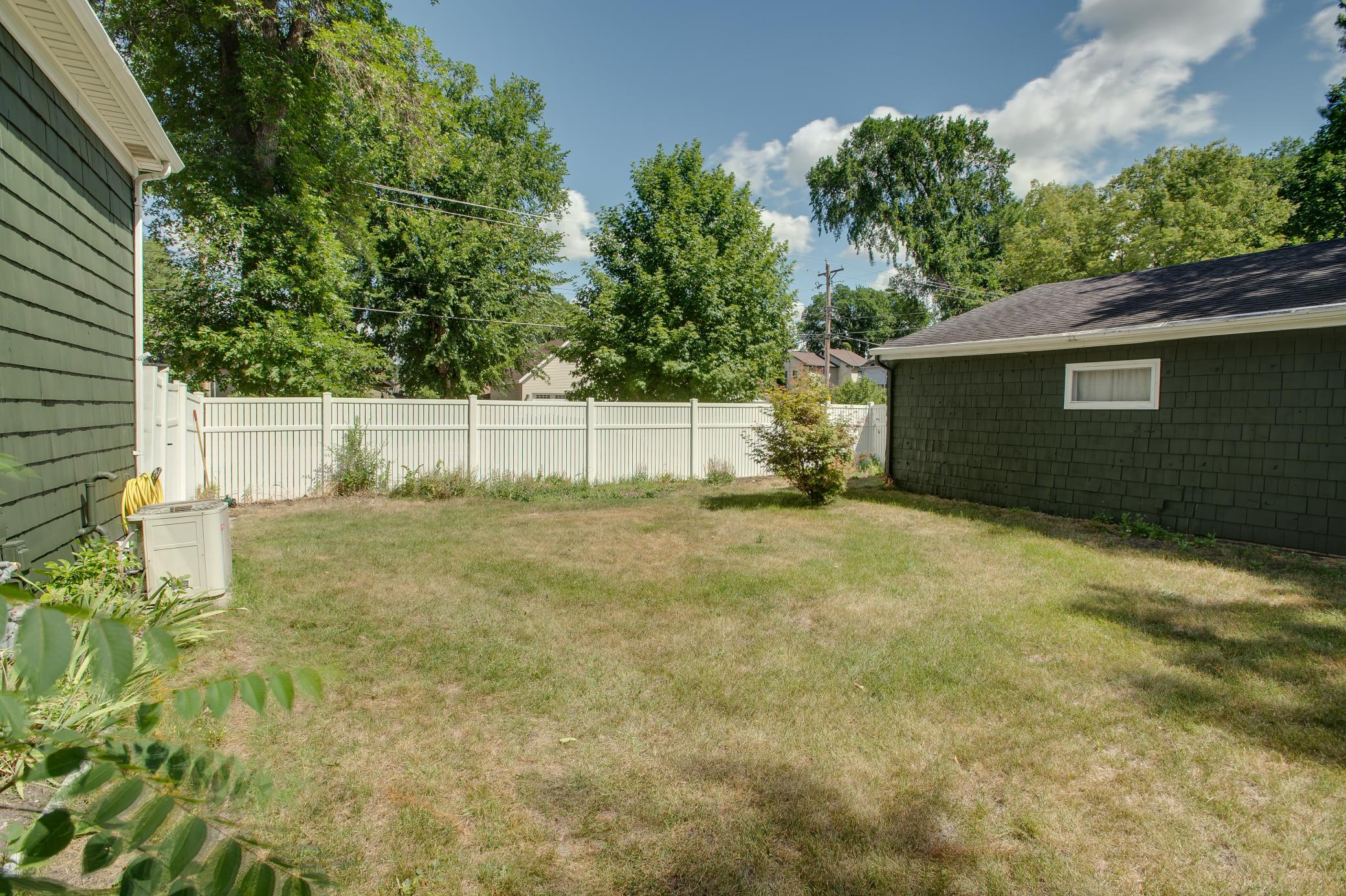 1261 4th Street N, Fargo ND 58102 - Photo 40 of 43