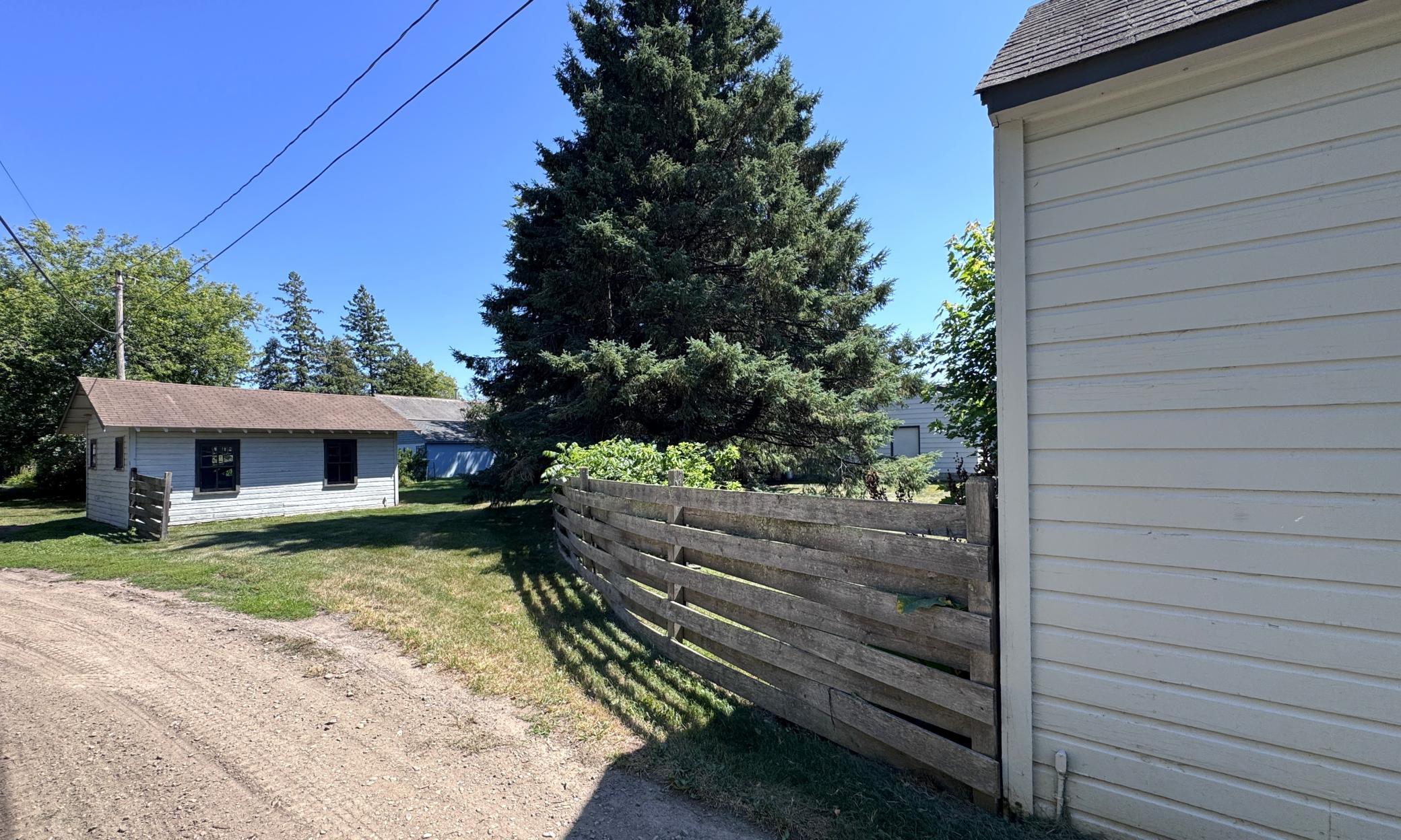 1954 single family home for sale at 410 1st Street NW in Aitkin, MN — 3 bed, 3 bath (photo 14 of 92)