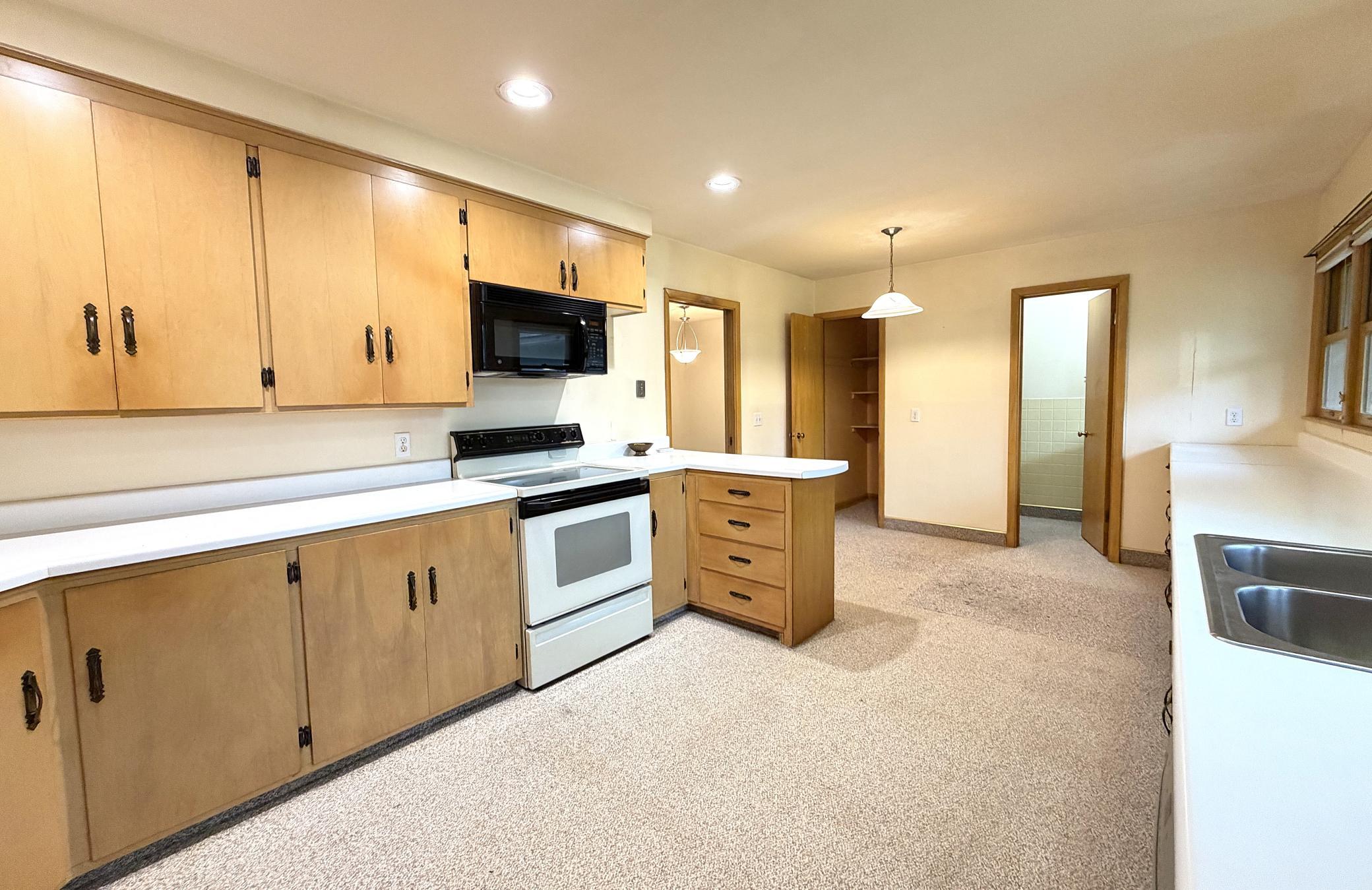 1954 single family home for sale at 410 1st Street NW in Aitkin, MN — 3 bed, 3 bath (photo 43 of 70)
