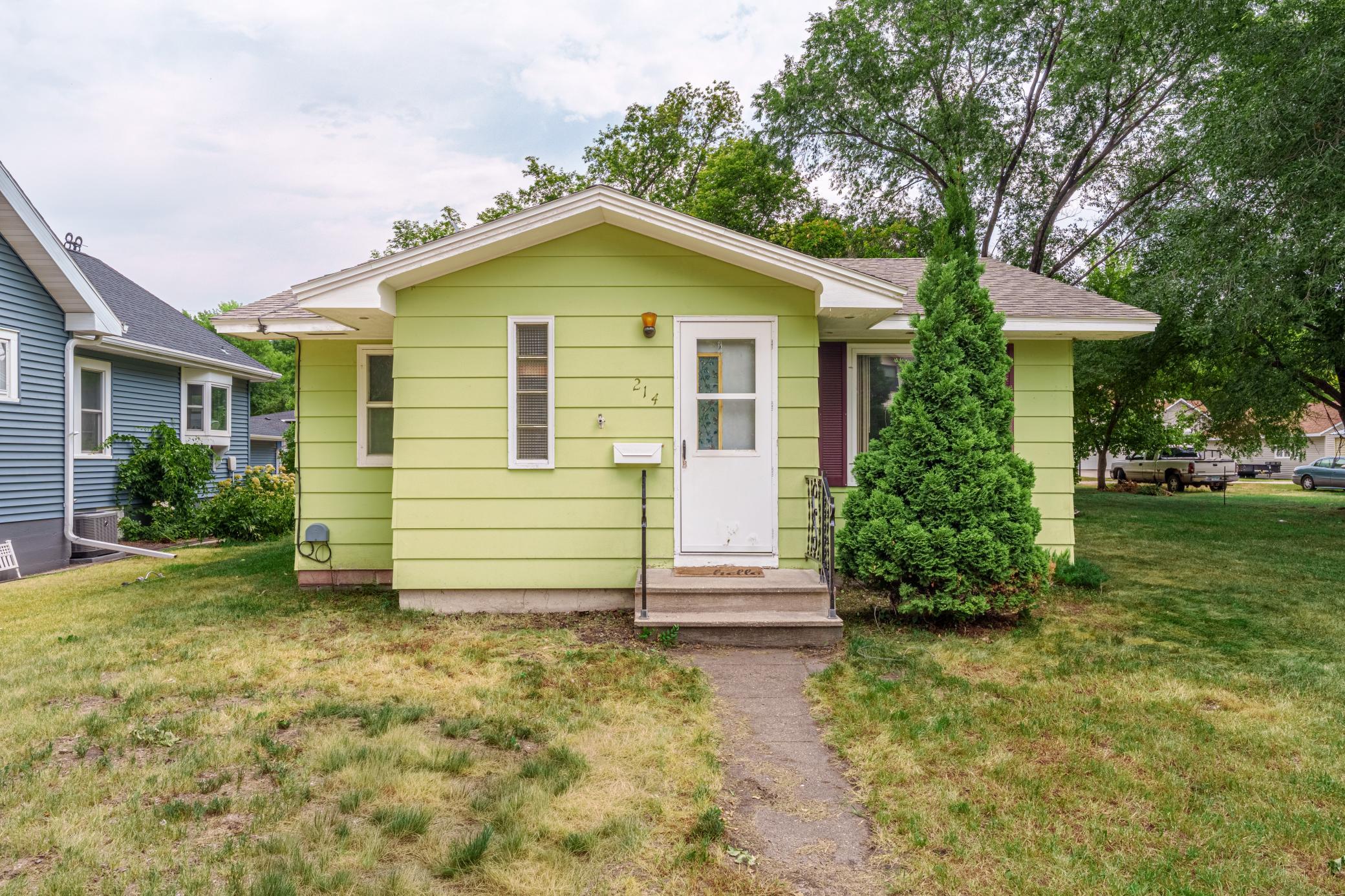 1880 single family home for sale at 214 4th Street NE in Barnesville, MN — 2 bed, 1 bath