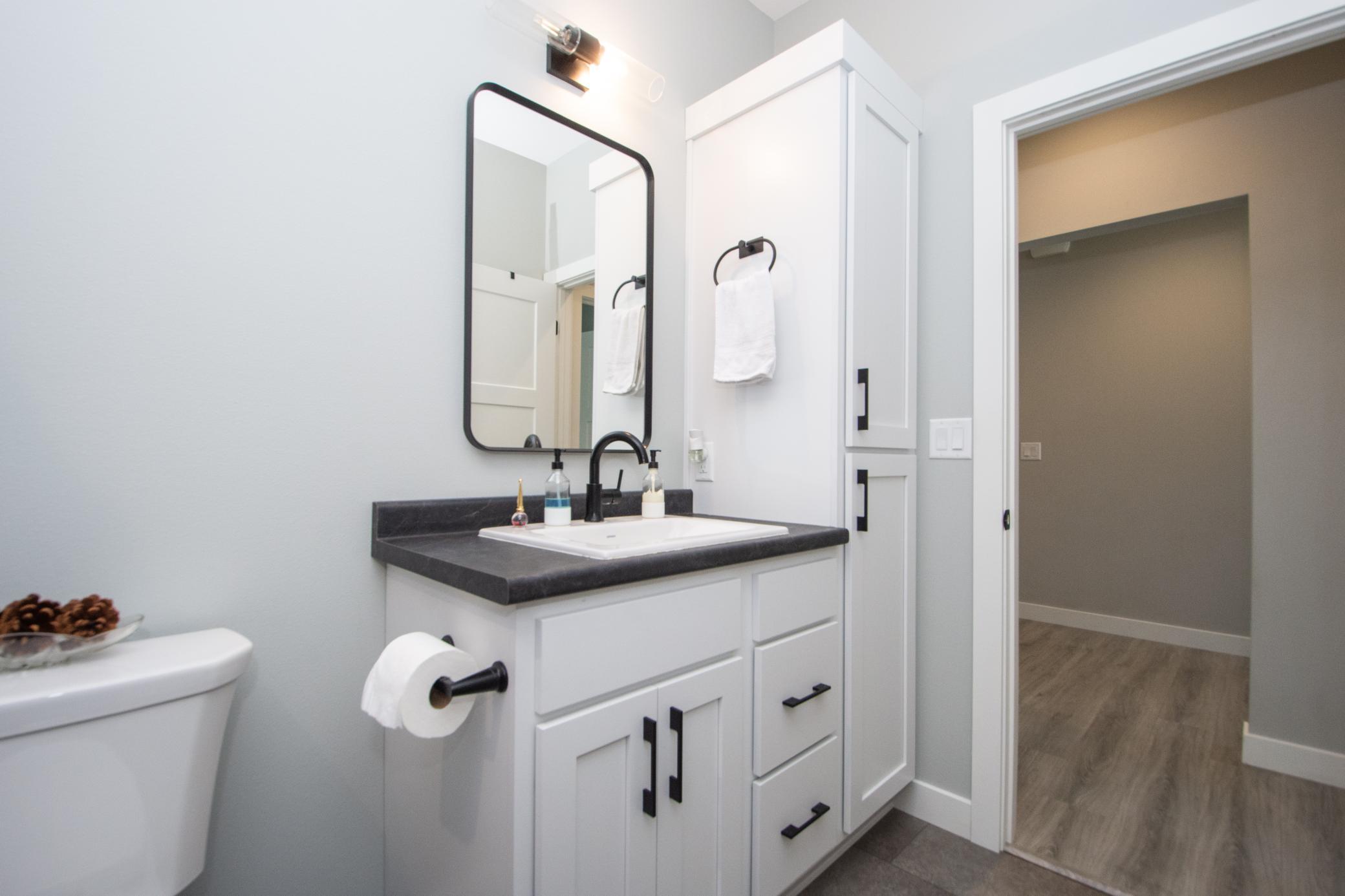 2024 single family home for sale at 428 Audrey Drive in Mapleton, ND — 4 bed, 3 bath (photo 11 of 40)