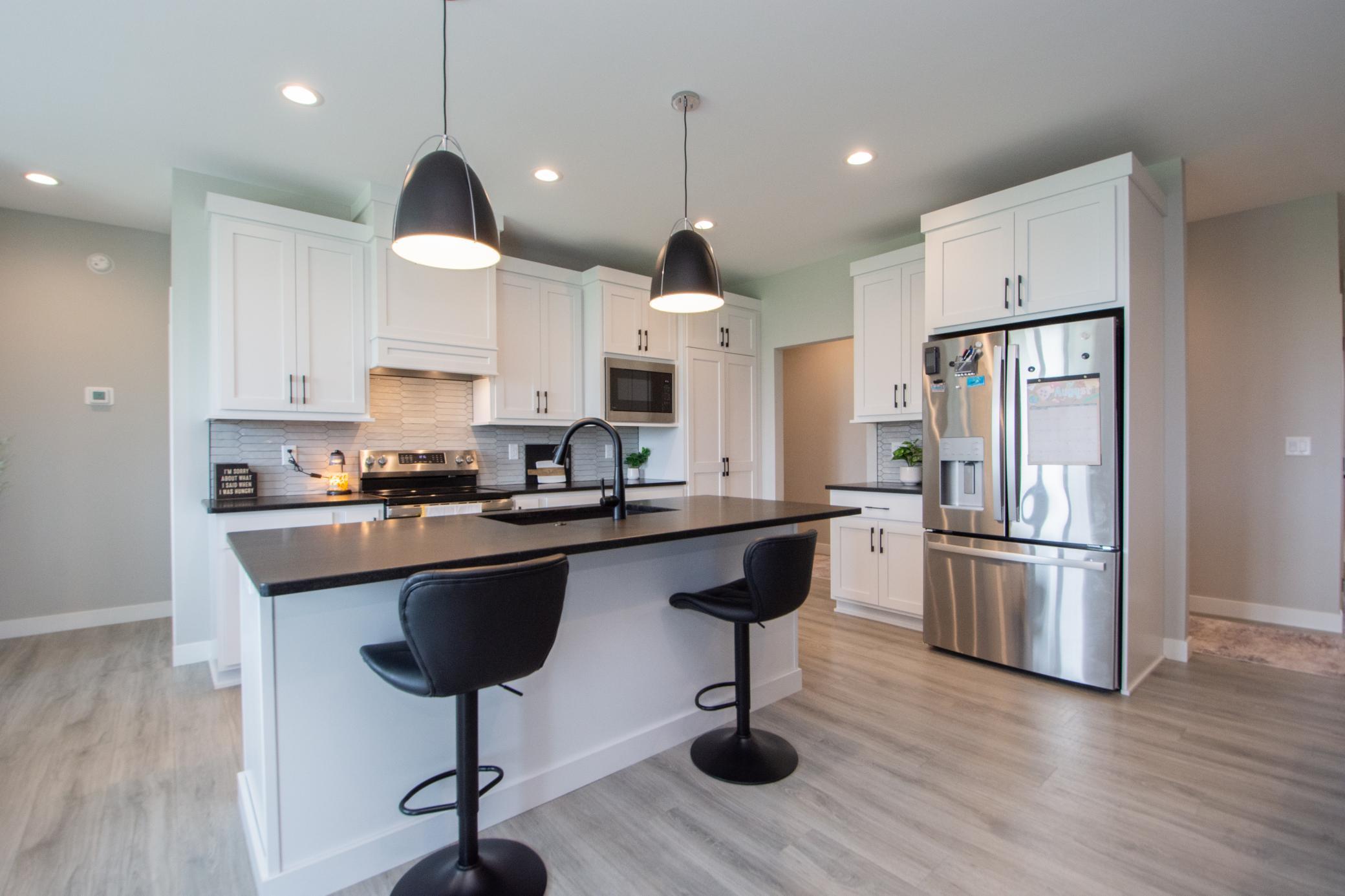 2024 single family home for sale at 428 Audrey Drive in Mapleton, ND — 4 bed, 3 bath (photo 3 of 40)