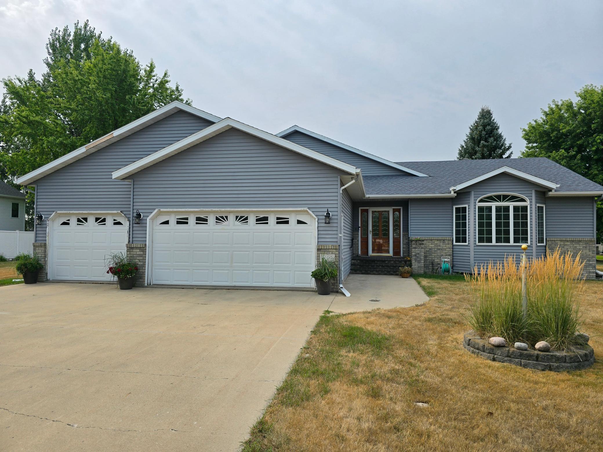 1999 single family home for sale at 1101 5th Avenue SE in Barnesville, MN — 5 bed, 3 bath (photo 8 of 8)