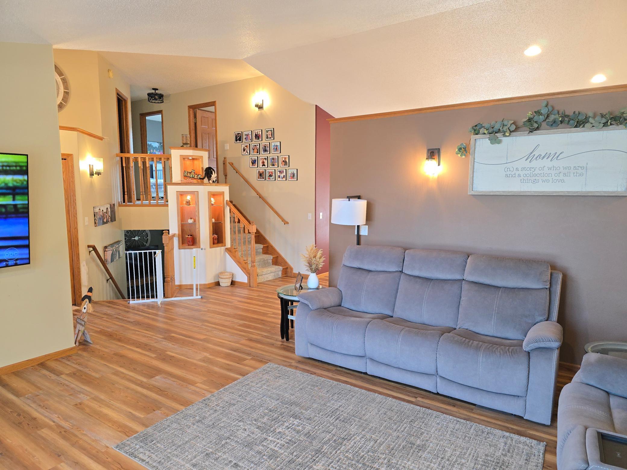 1999 single family home for sale at 1101 5th Avenue SE in Barnesville, MN — 5 bed, 3 bath (photo 13 of 52)