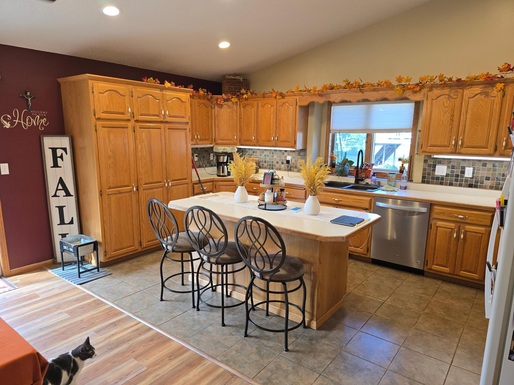 1999 single family home for sale at 1101 5th Avenue SE in Barnesville, MN — 5 bed, 3 bath (photo 15 of 52)
