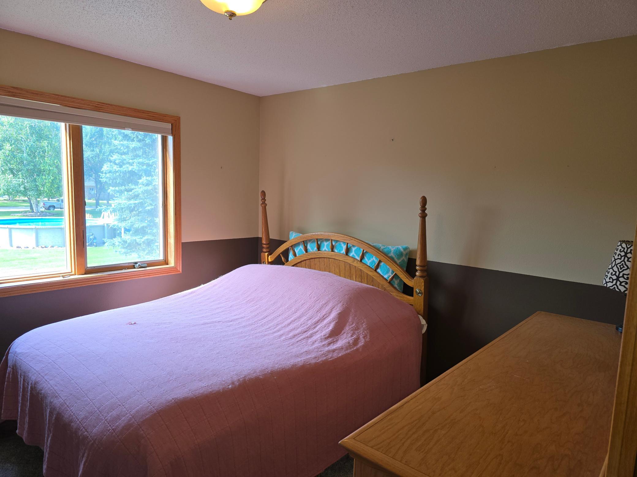 1999 single family home for sale at 1101 5th Avenue SE in Barnesville, MN — 5 bed, 3 bath (photo 25 of 52)