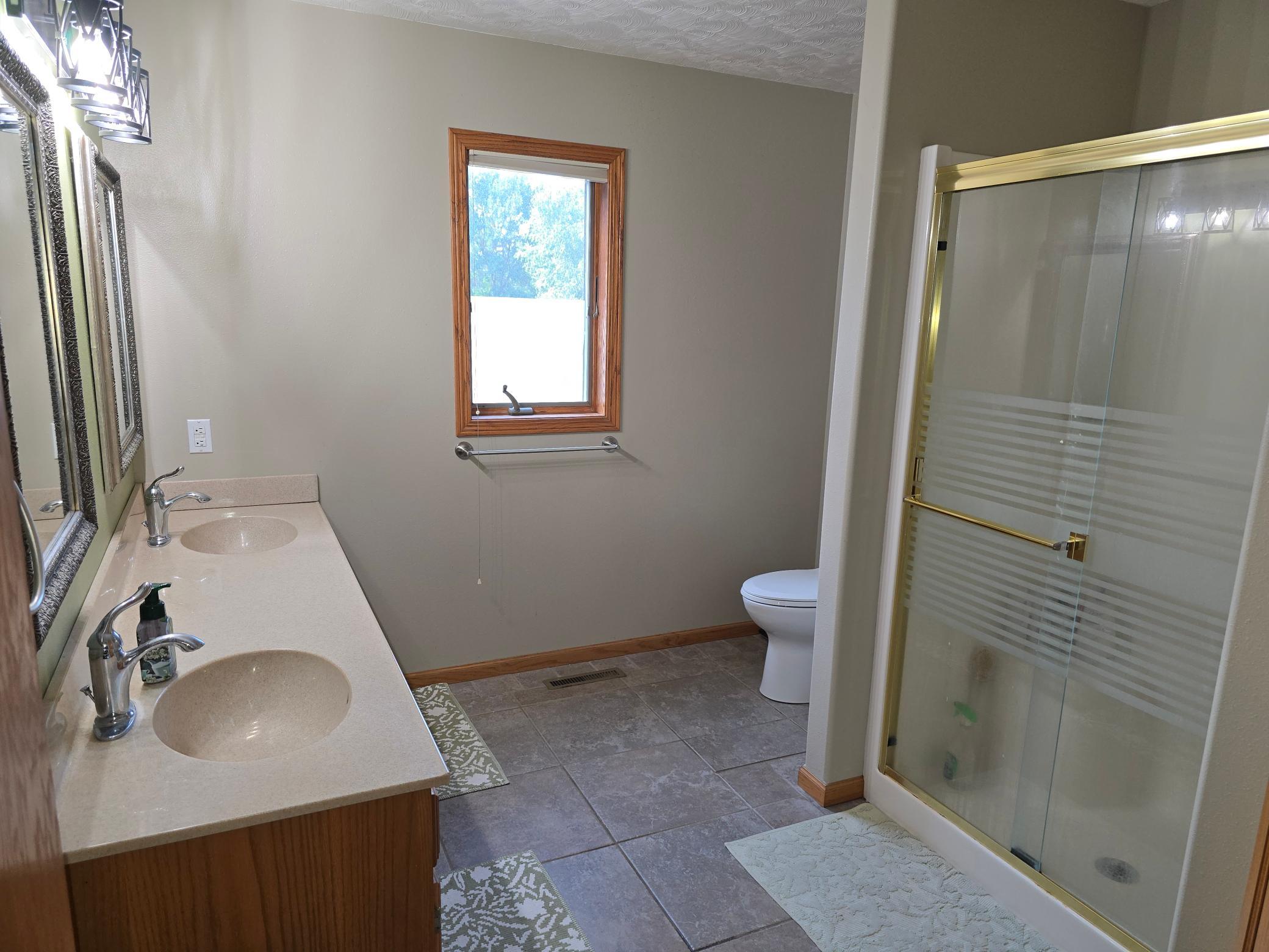 1999 single family home for sale at 1101 5th Avenue SE in Barnesville, MN — 5 bed, 3 bath (photo 32 of 52)