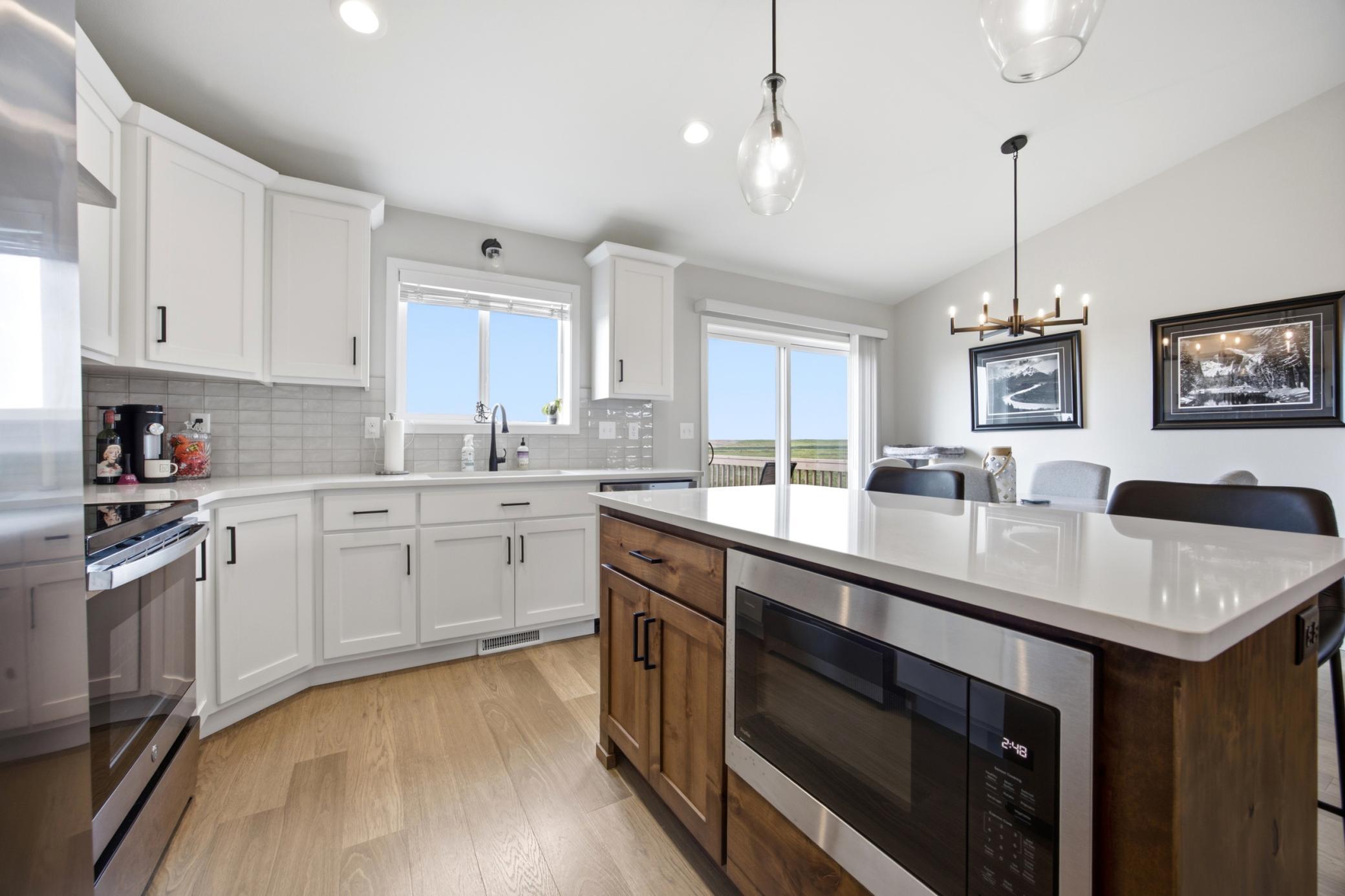 2023 single family home for sale at 1204 Marlys Drive W in West Fargo, ND — 3 bed, 3 bath (photo 12 of 41)