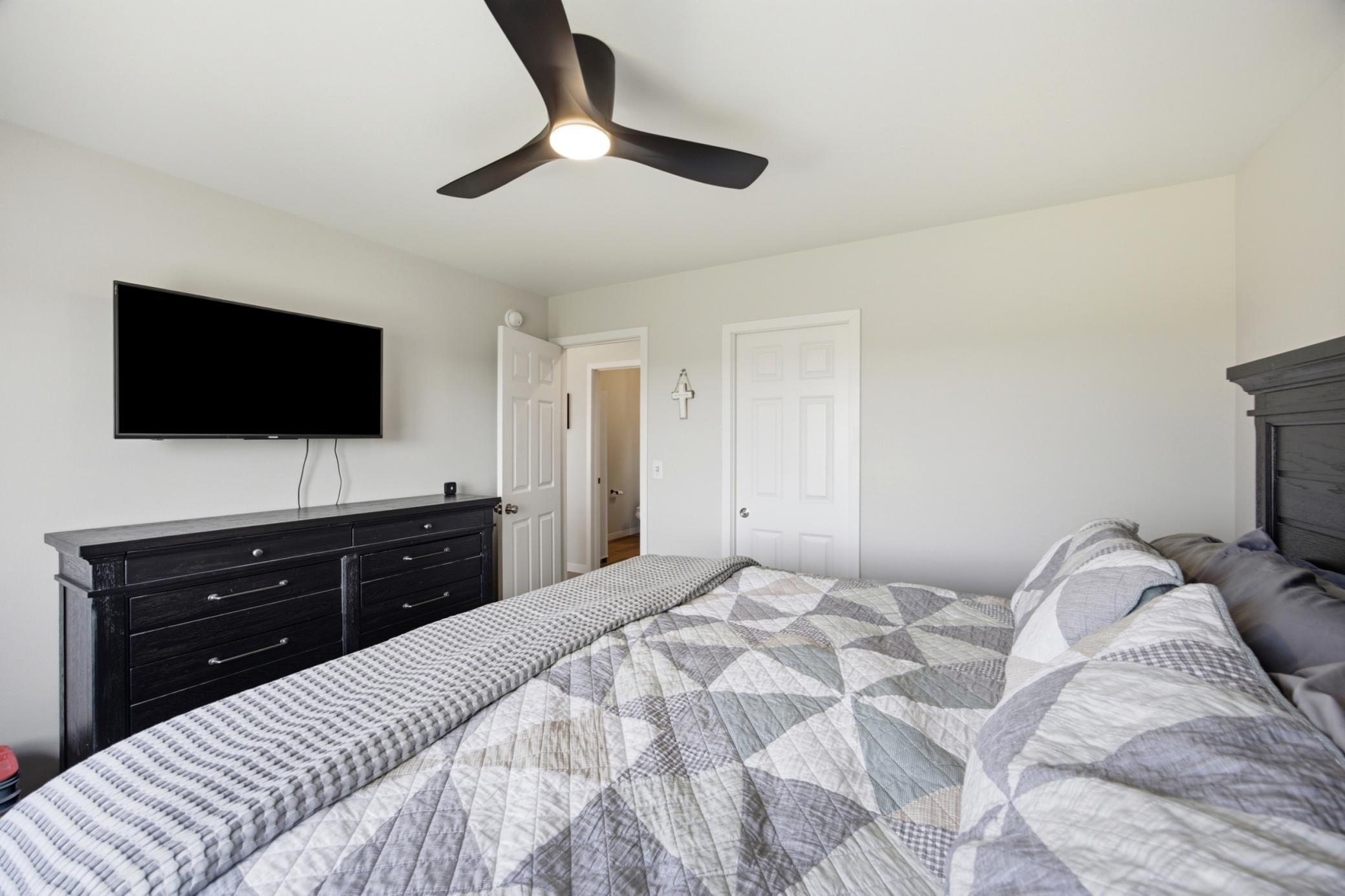 2023 single family home for sale at 1204 Marlys Drive W in West Fargo, ND — 3 bed, 3 bath (photo 14 of 41)