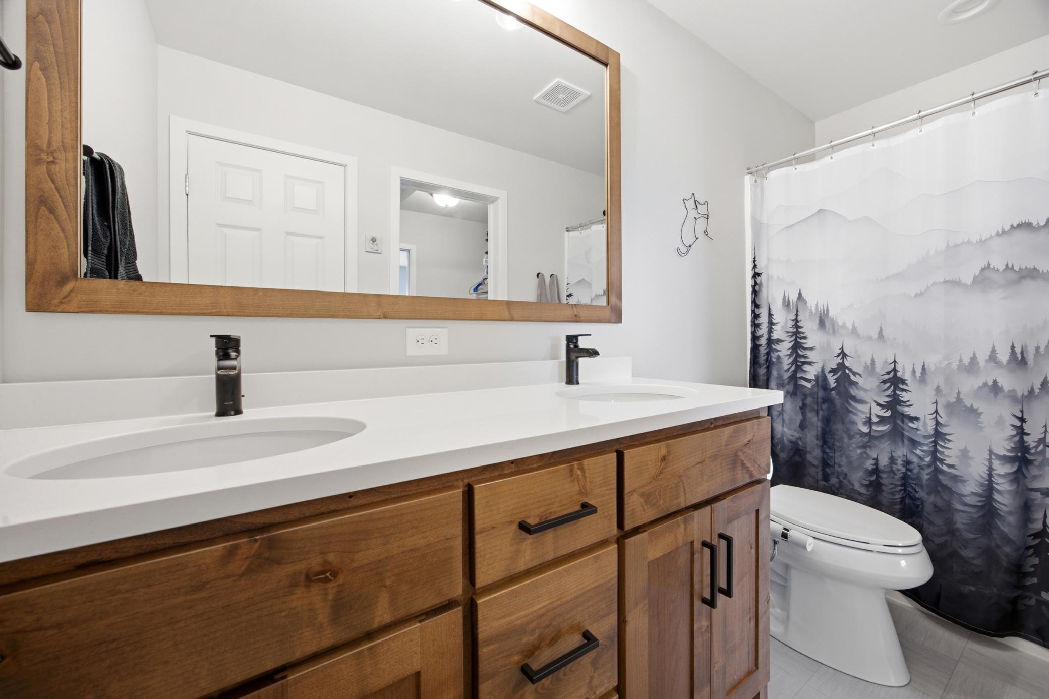 2023 single family home for sale at 1204 Marlys Drive W in West Fargo, ND — 3 bed, 3 bath (photo 15 of 41)