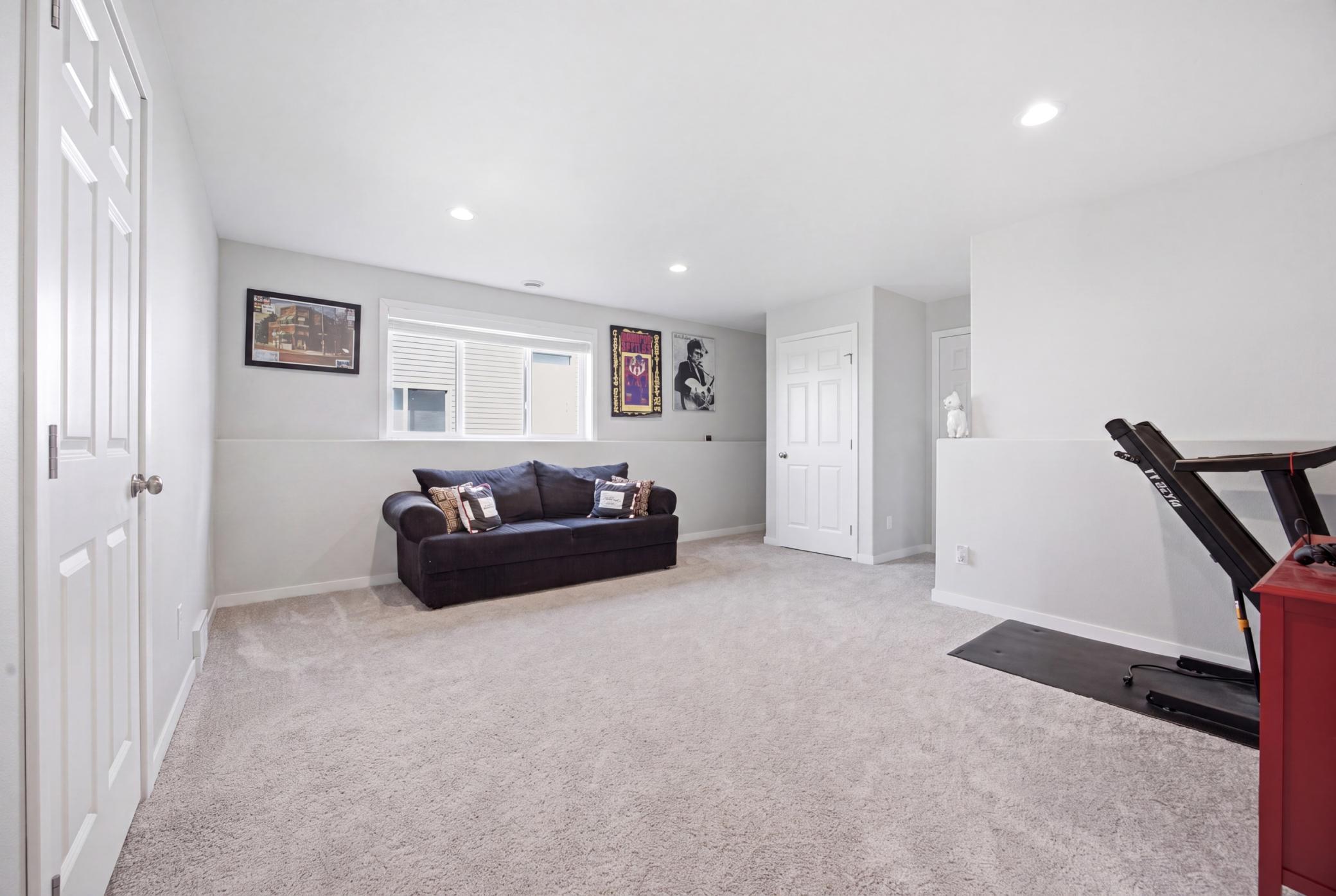 2023 single family home for sale at 1204 Marlys Drive W in West Fargo, ND — 3 bed, 3 bath (photo 18 of 41)