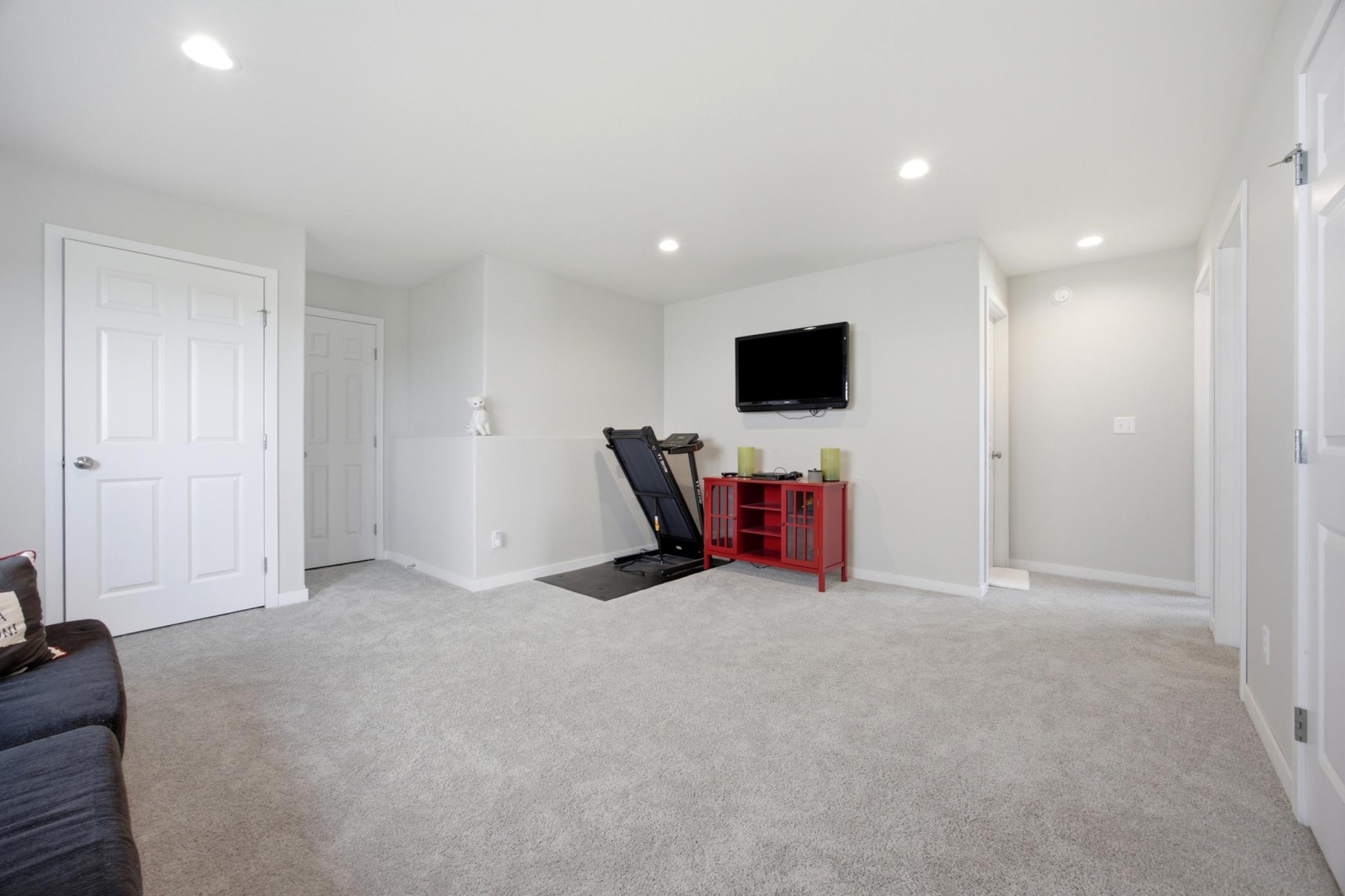 2023 single family home for sale at 1204 Marlys Drive W in West Fargo, ND — 3 bed, 3 bath (photo 19 of 41)