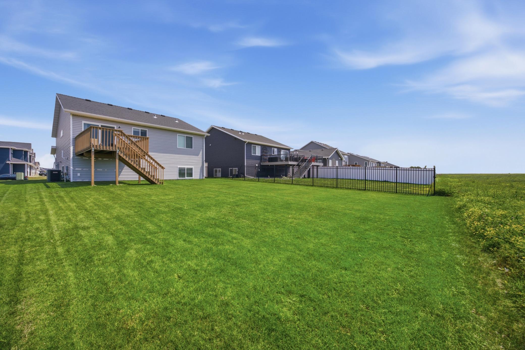 2023 single family home for sale at 1204 Marlys Drive W in West Fargo, ND — 3 bed, 3 bath (photo 26 of 41)