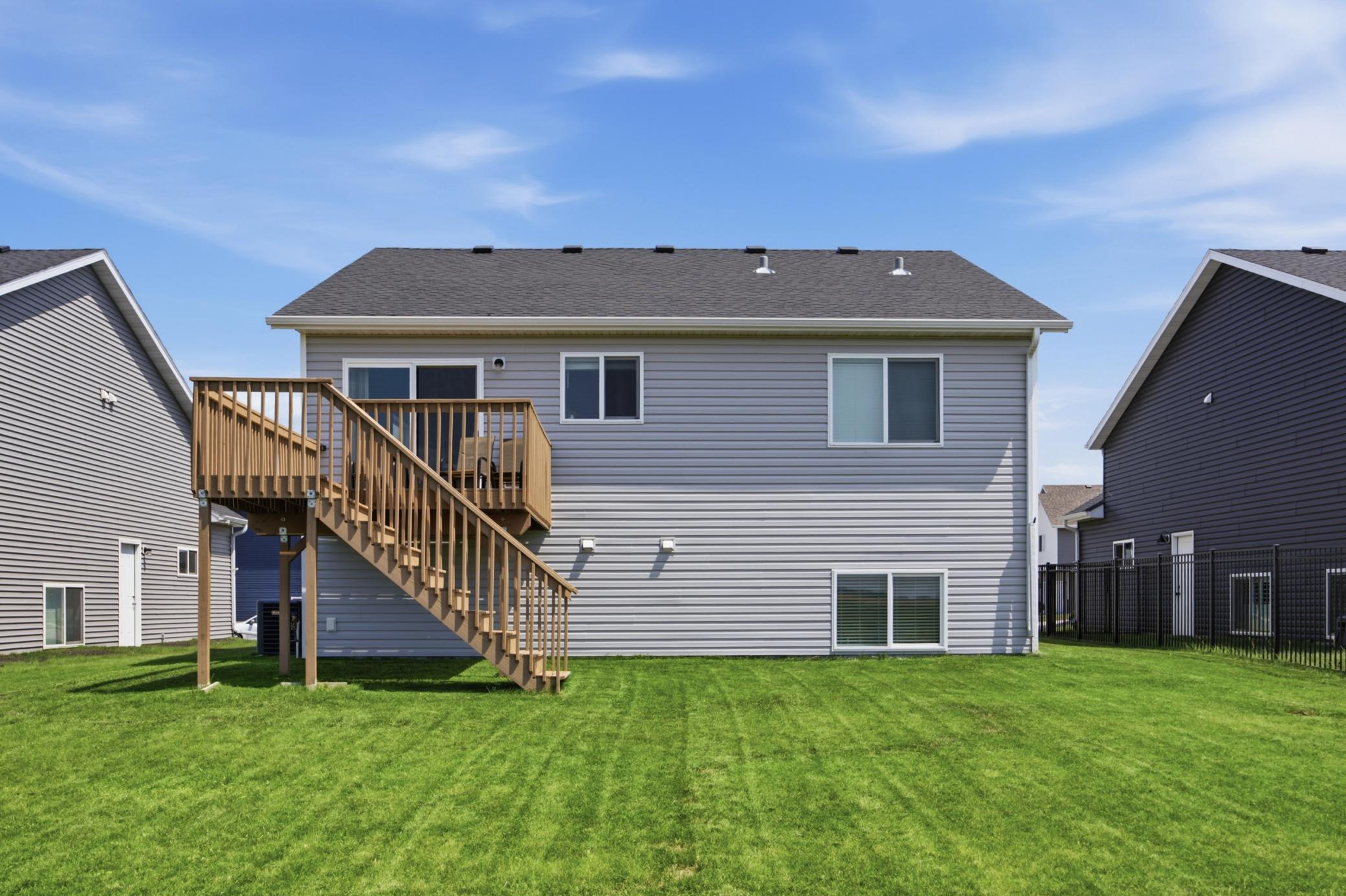 2023 single family home for sale at 1204 Marlys Drive W in West Fargo, ND — 3 bed, 3 bath (photo 27 of 41)