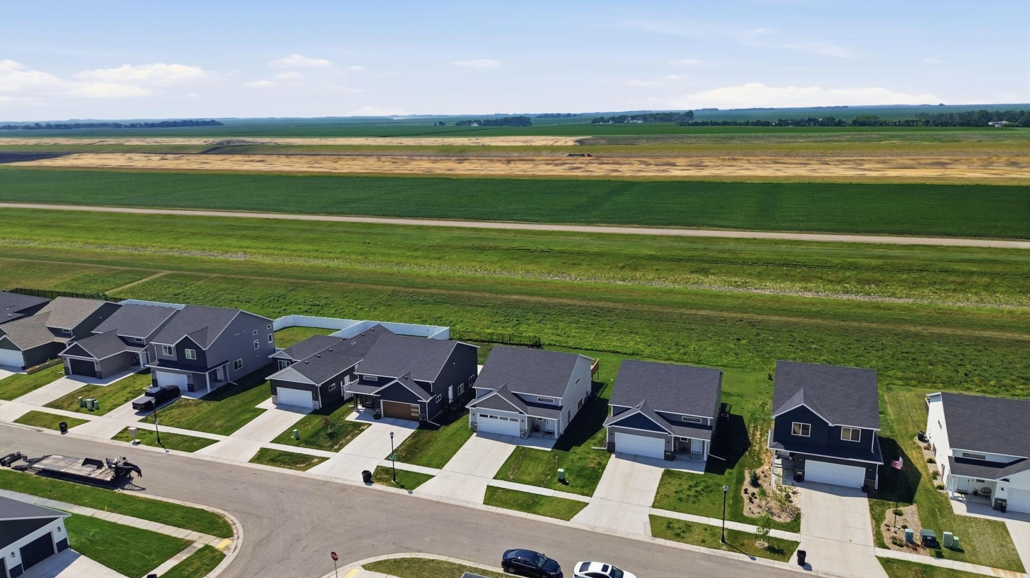 2023 single family home for sale at 1204 Marlys Drive W in West Fargo, ND — 3 bed, 3 bath (photo 31 of 41)