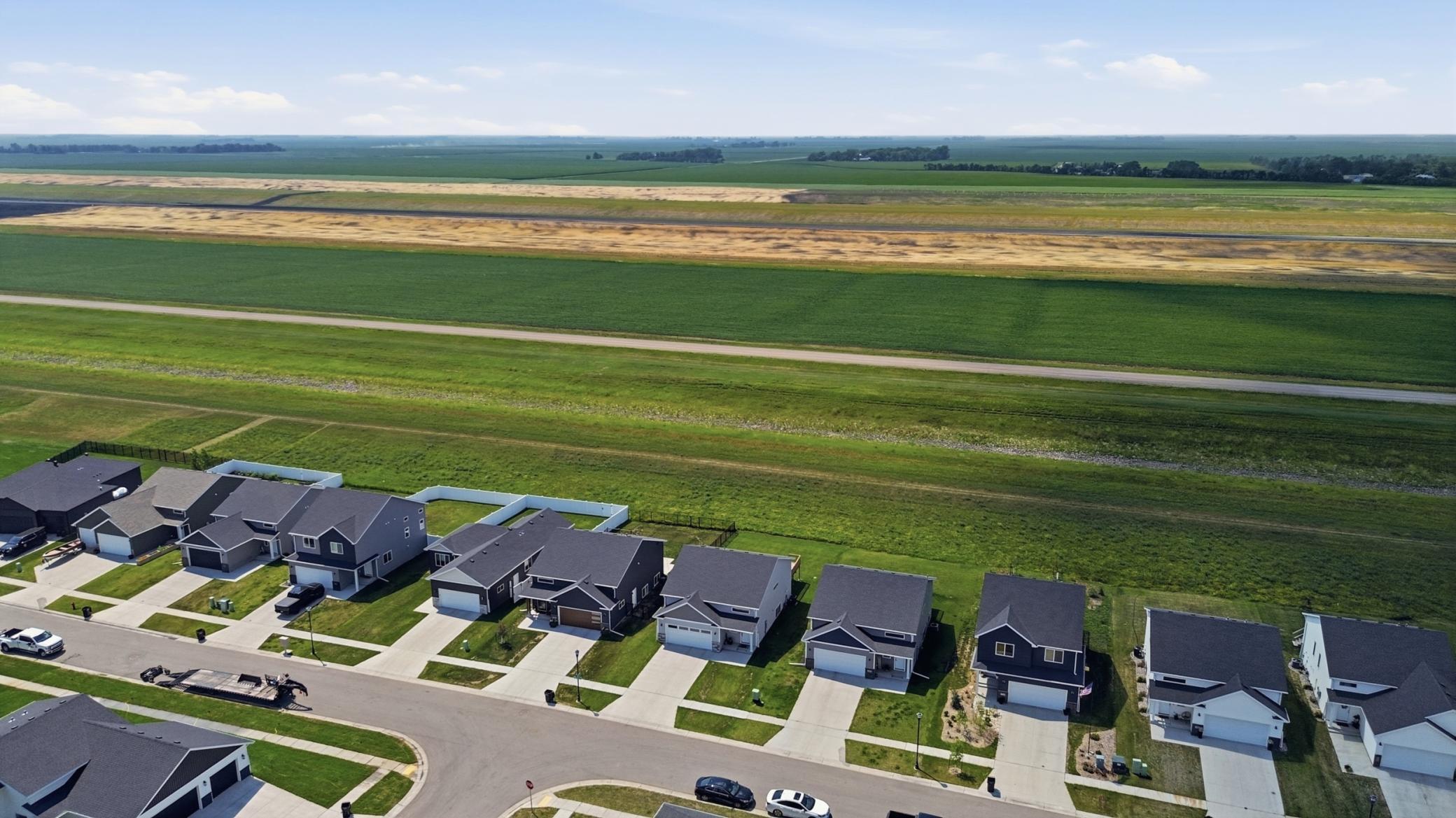 2023 single family home for sale at 1204 Marlys Drive W in West Fargo, ND — 3 bed, 3 bath (photo 33 of 41)