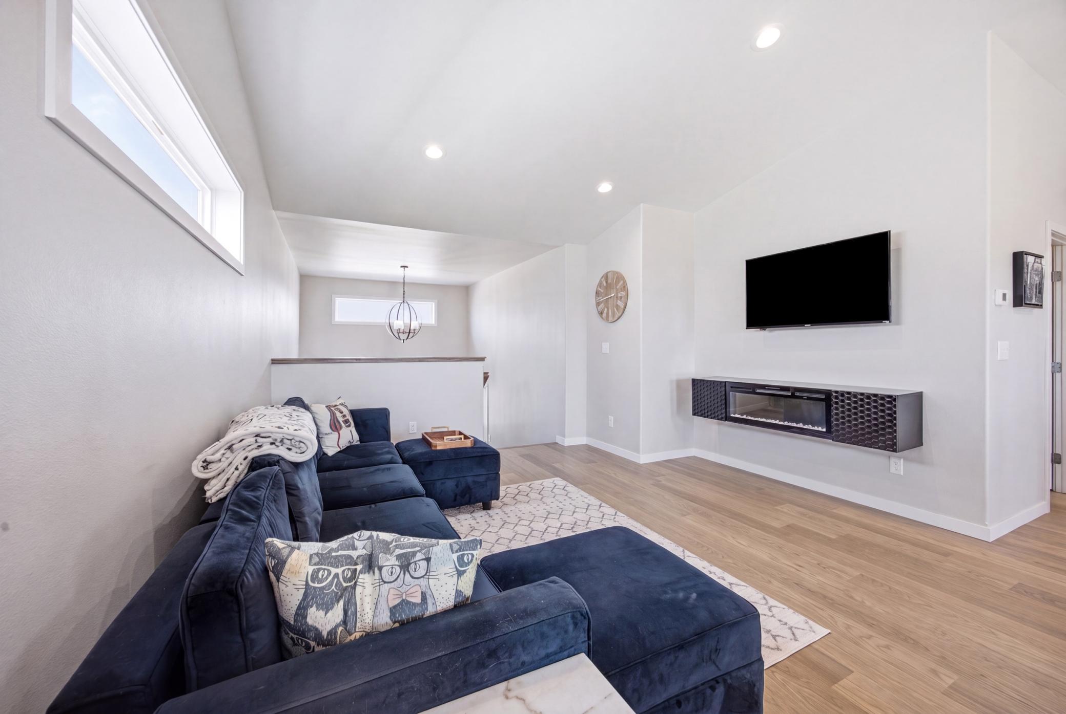 2023 single family home for sale at 1204 Marlys Drive W in West Fargo, ND — 3 bed, 3 bath (photo 6 of 41)