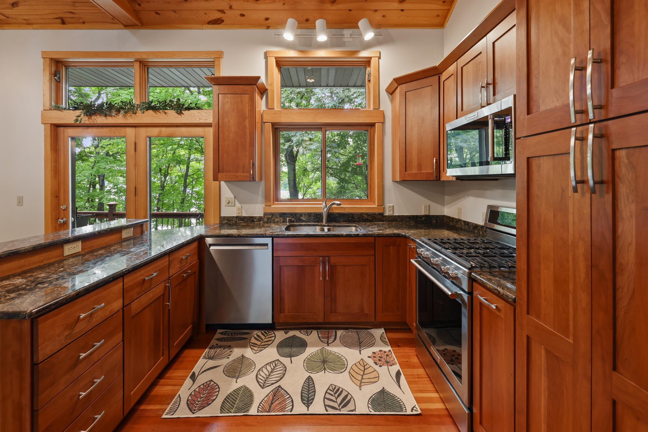 1991 single family home for sale at 27350 Greenwood Isle Circle in Deerwood, MN — 4 bed, 3 bath (photo 11 of 91)