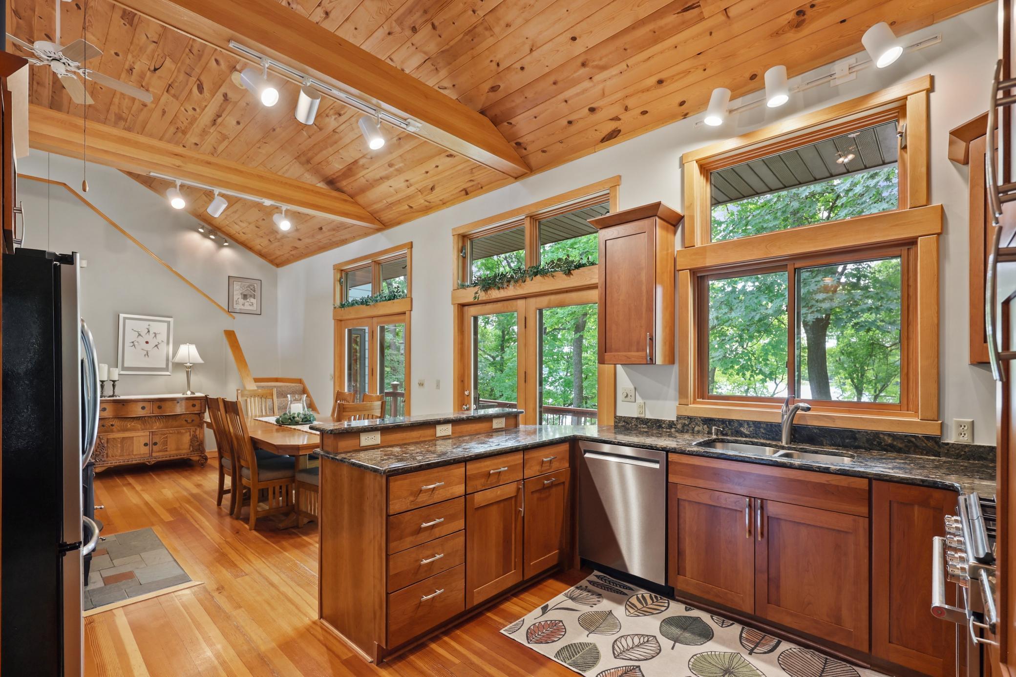 1991 single family home for sale at 27350 Greenwood Isle Circle in Deerwood, MN — 4 bed, 3 bath (photo 12 of 91)