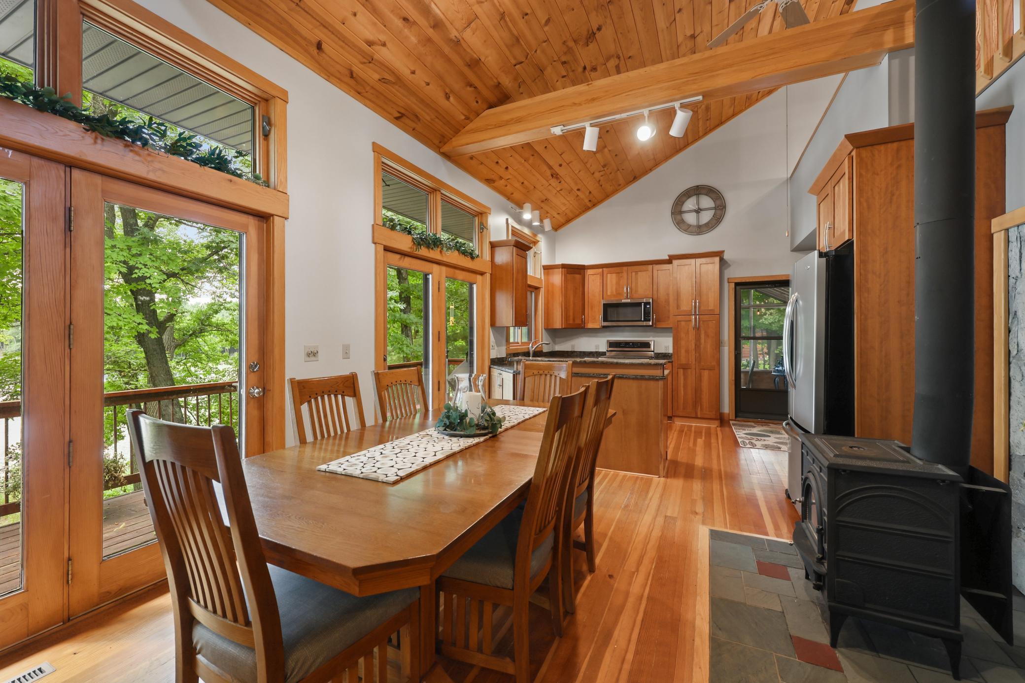 1991 single family home for sale at 27350 Greenwood Isle Circle in Deerwood, MN — 4 bed, 3 bath (photo 14 of 91)