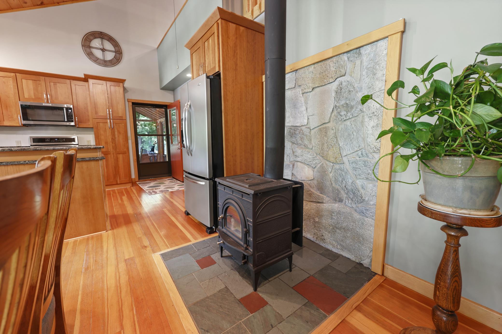 1991 single family home for sale at 27350 Greenwood Isle Circle in Deerwood, MN — 4 bed, 3 bath (photo 15 of 91)
