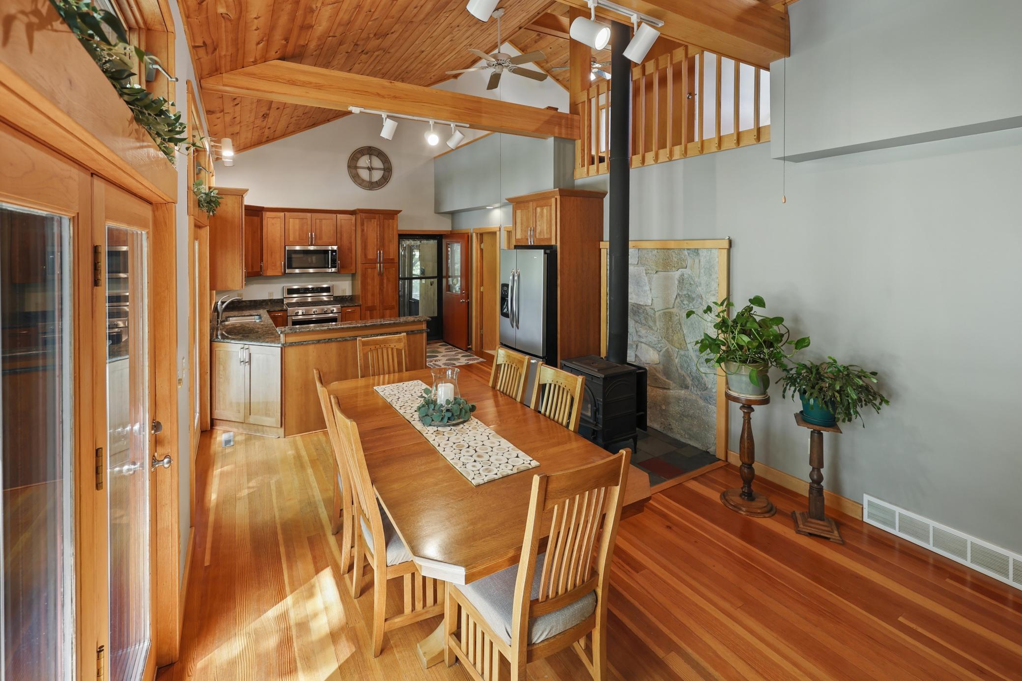 1991 single family home for sale at 27350 Greenwood Isle Circle in Deerwood, MN — 4 bed, 3 bath (photo 19 of 91)