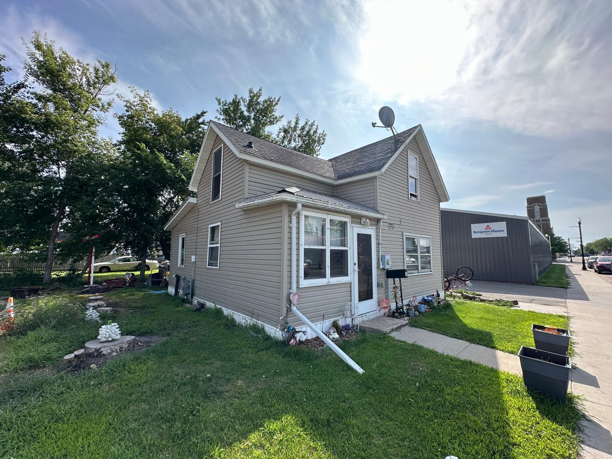 1890 single family home for sale at 314 4th Street E in Thief River Falls, MN — 3 bed, 1 bath