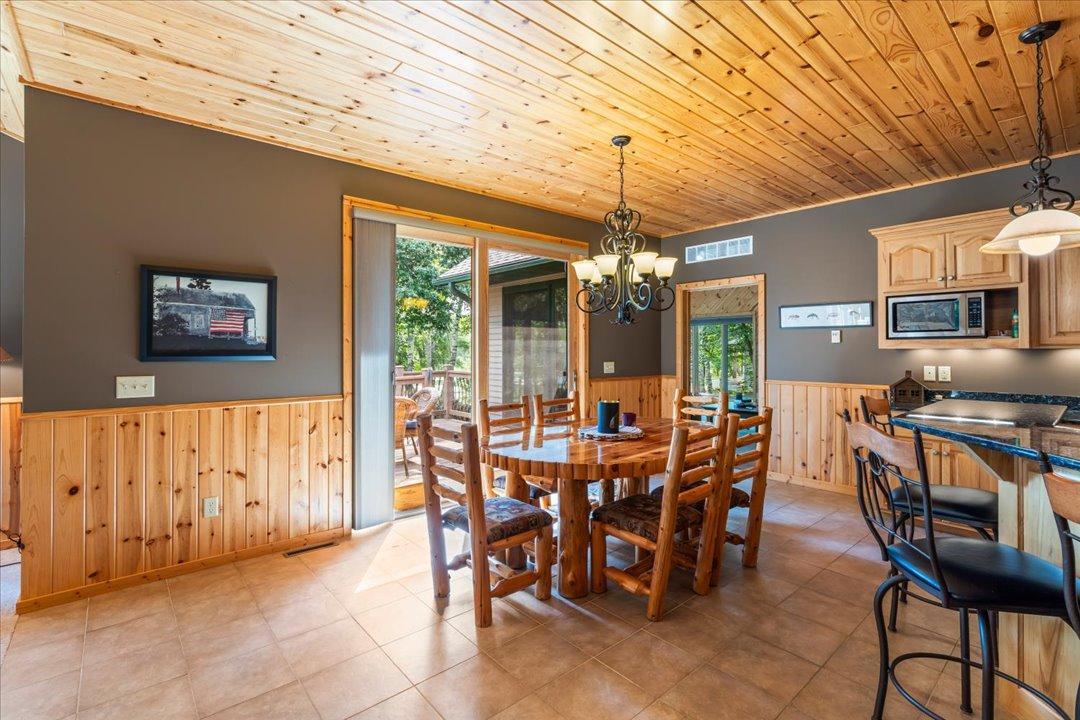 2005 single family home for sale at 37003 Staley Lane in Crosslake, MN — 4 bed, 3 bath (photo 13 of 67)